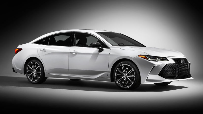 2019 Toyota Avalon near Gurnee, IL