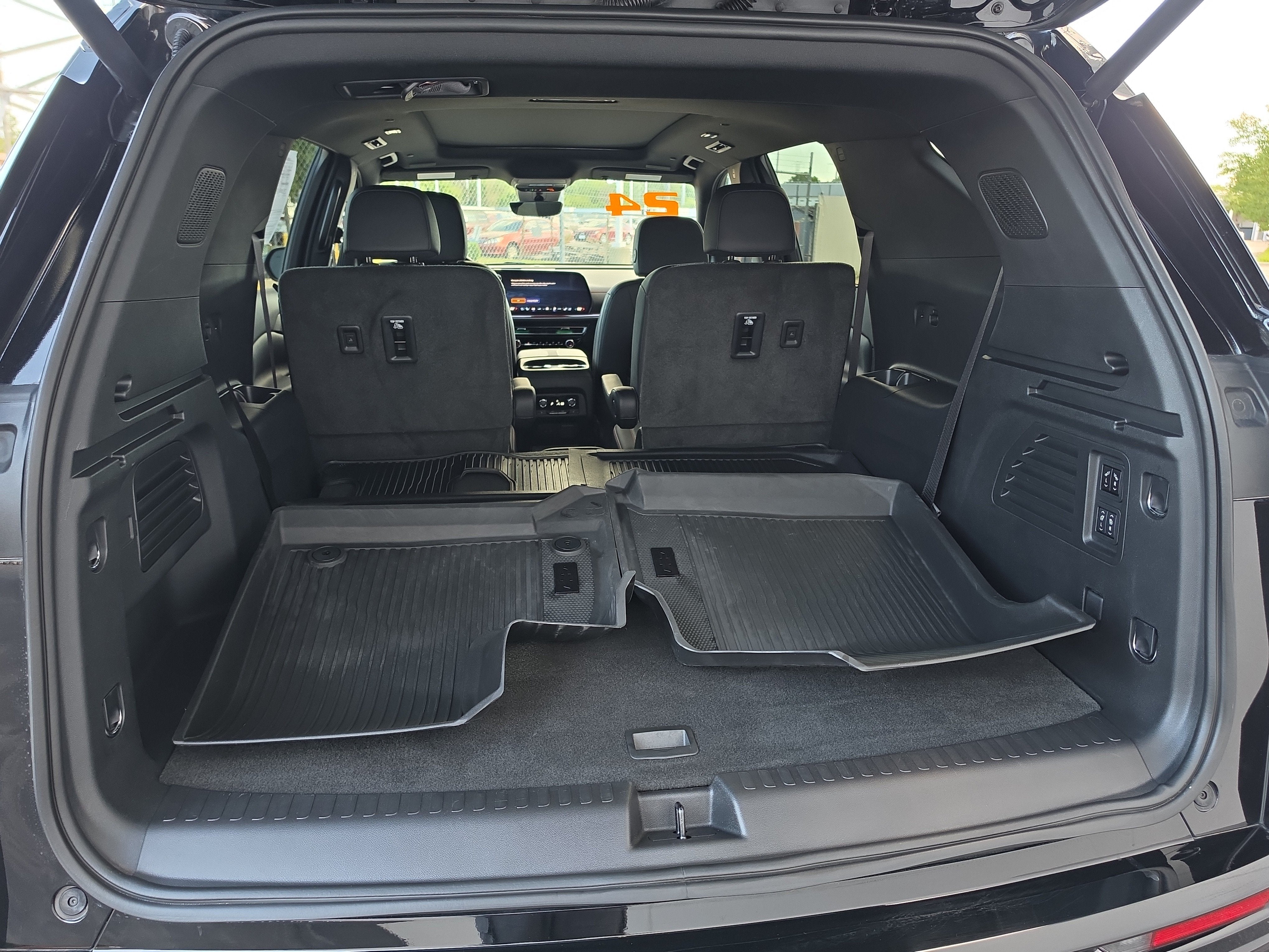 2024 Chevrolet Traverse AWD RS