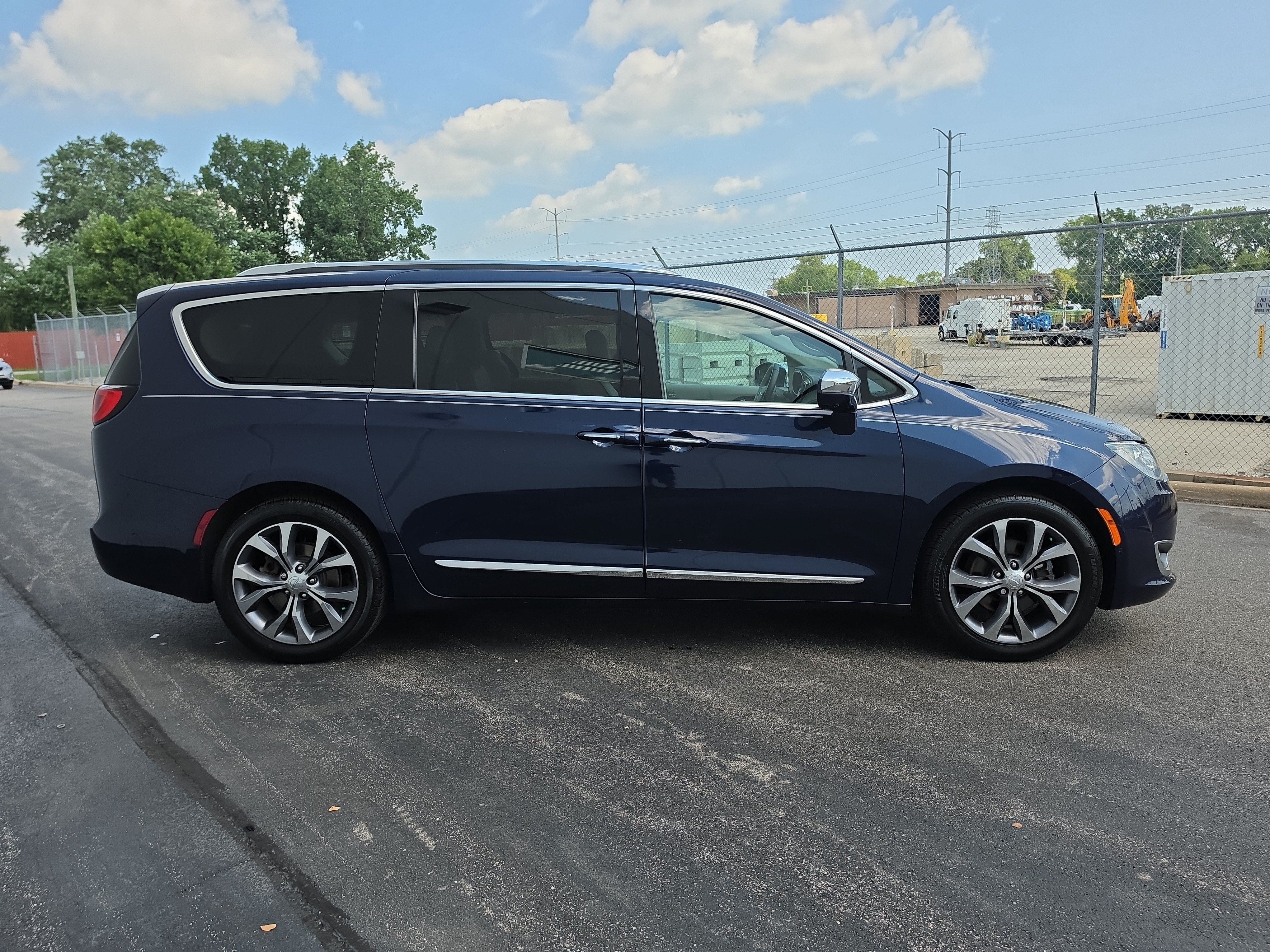 2017 Chrysler Pacifica Limited