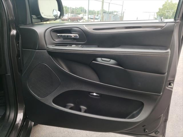 2016 Dodge Grand Caravan SXT Plus