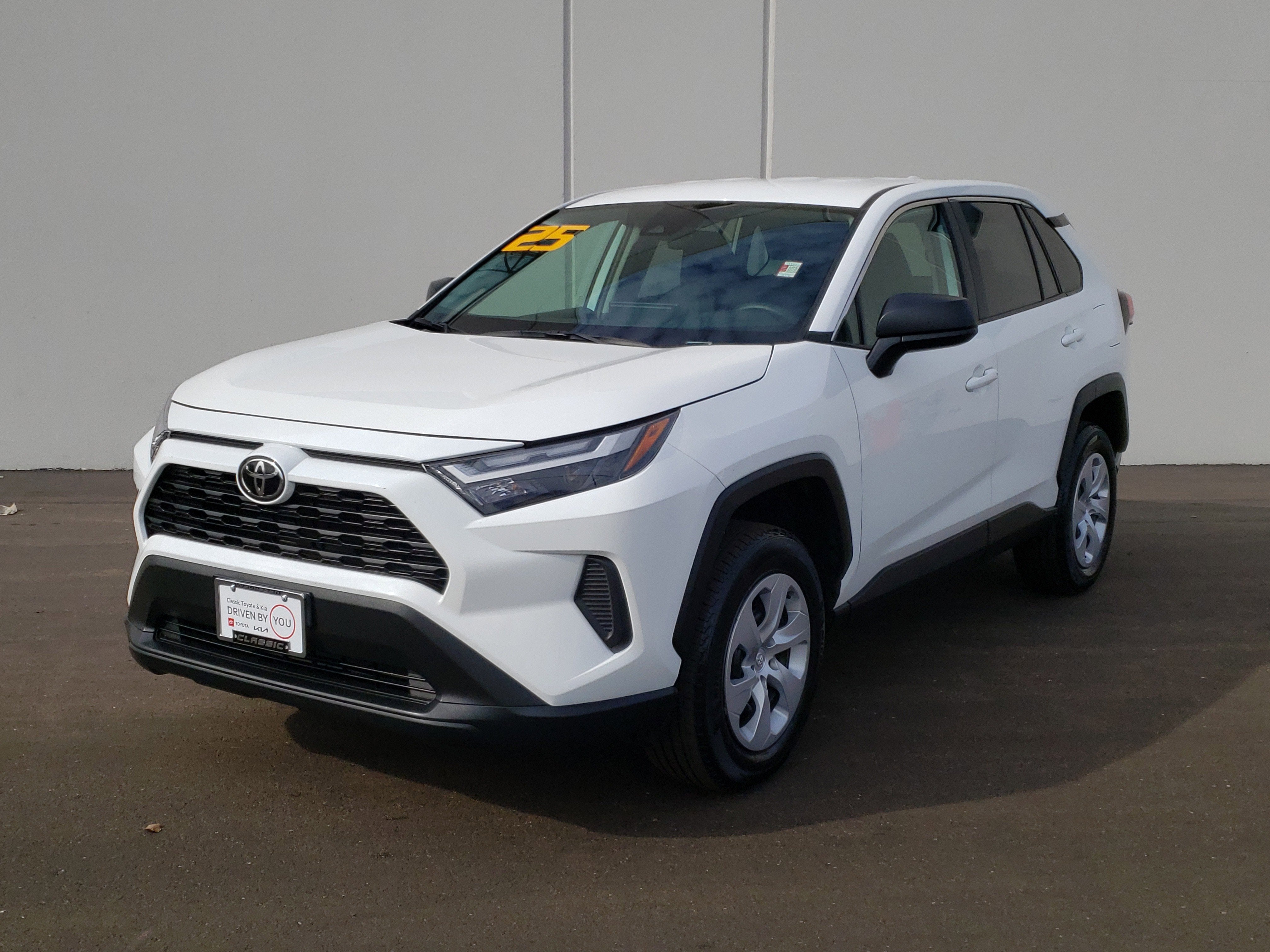 2025 Toyota RAV4 LE