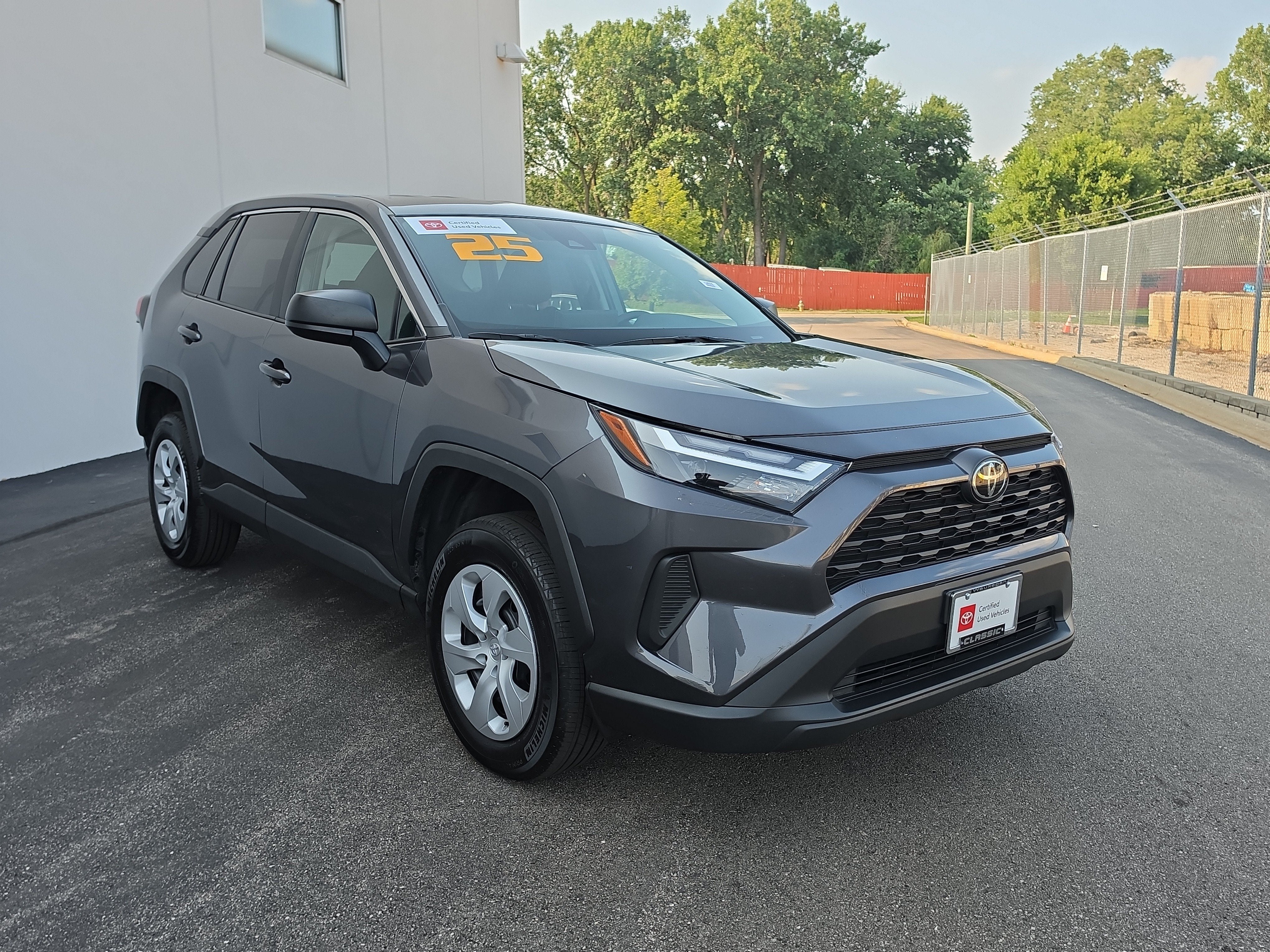 2025 Toyota RAV4 LE
