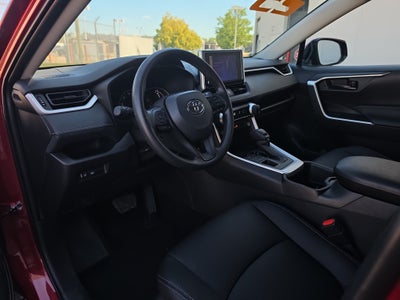 2025 Toyota RAV4 LE
