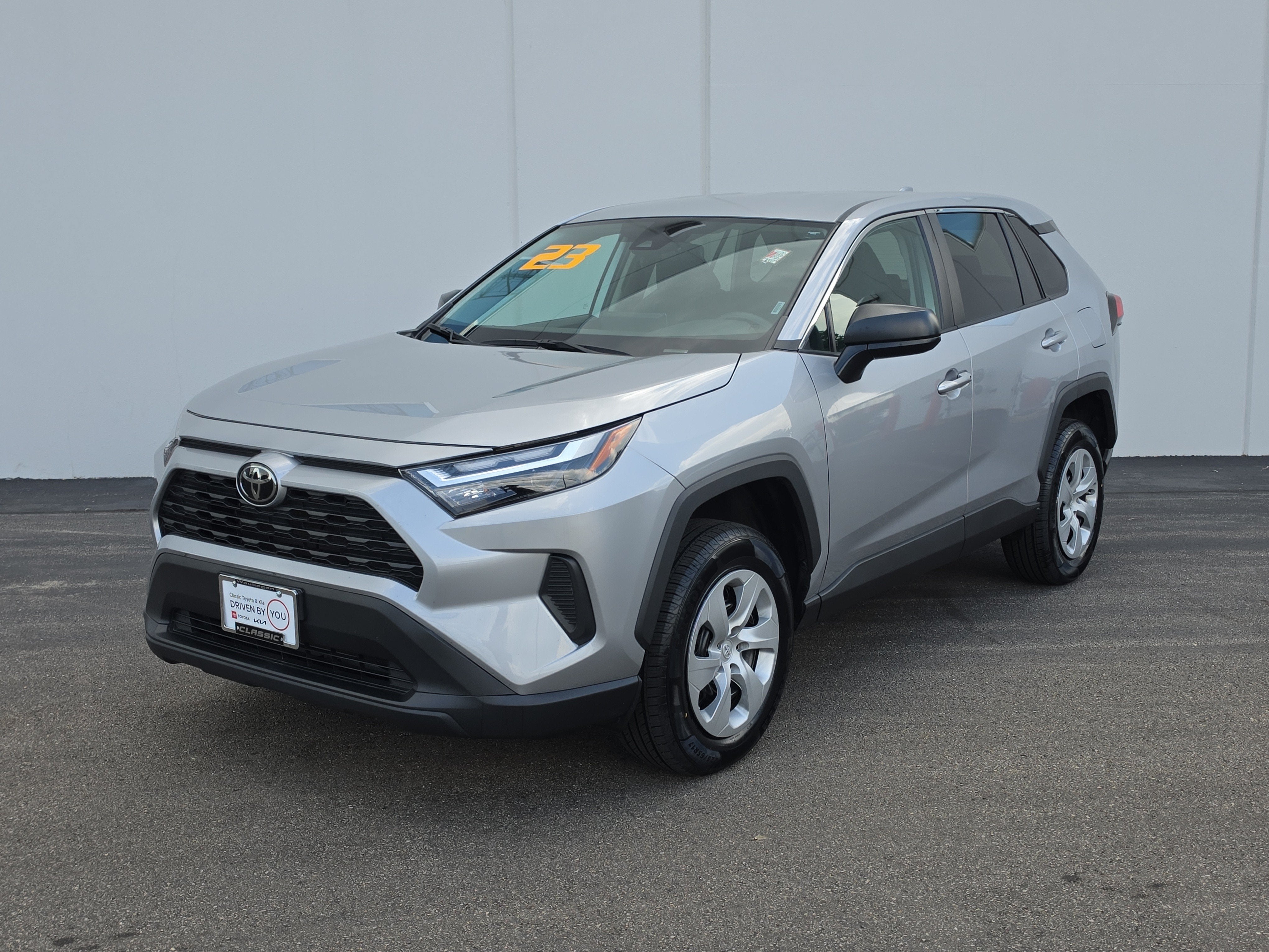 2023 Toyota RAV4 LE