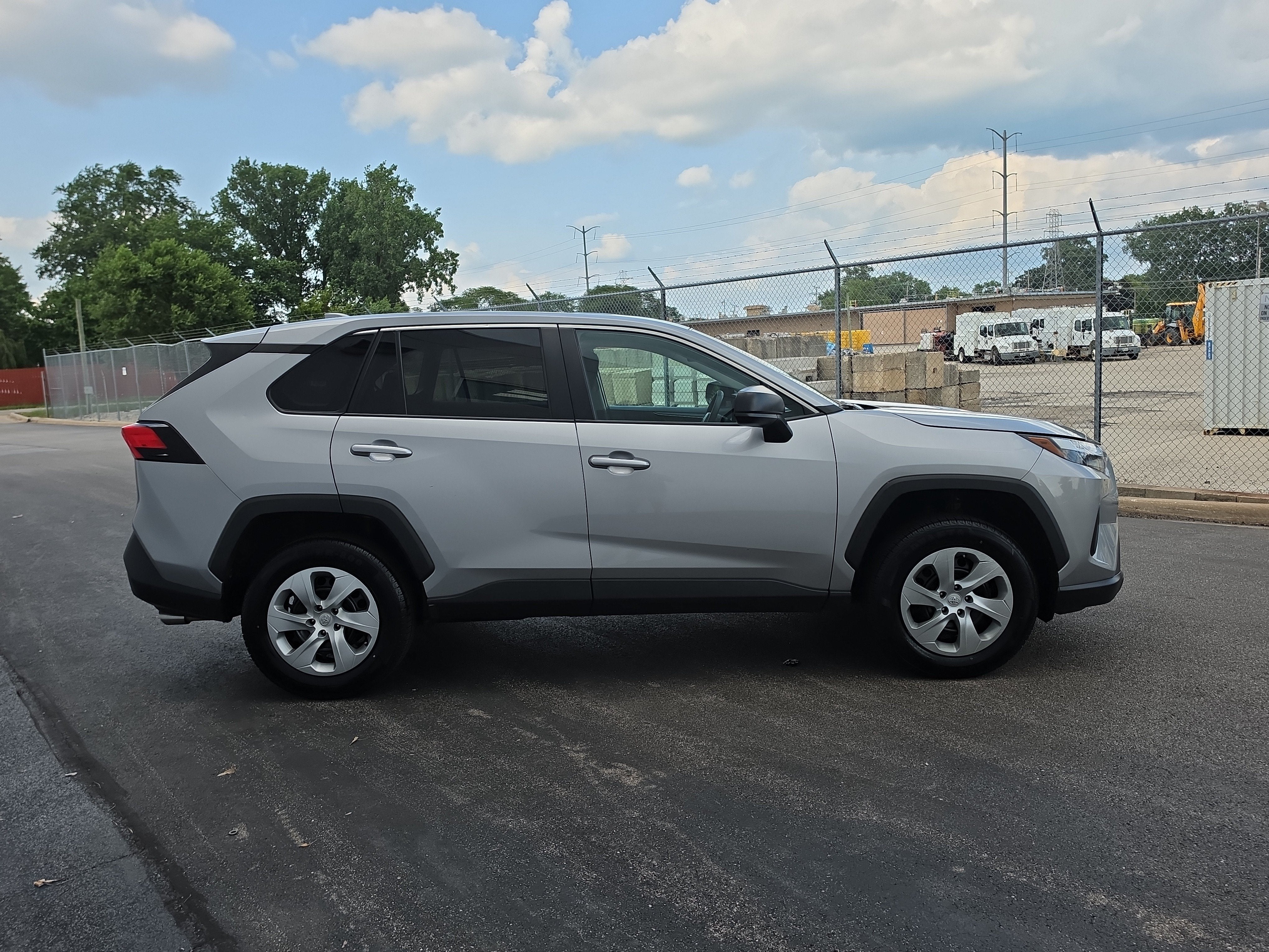 2023 Toyota RAV4 LE