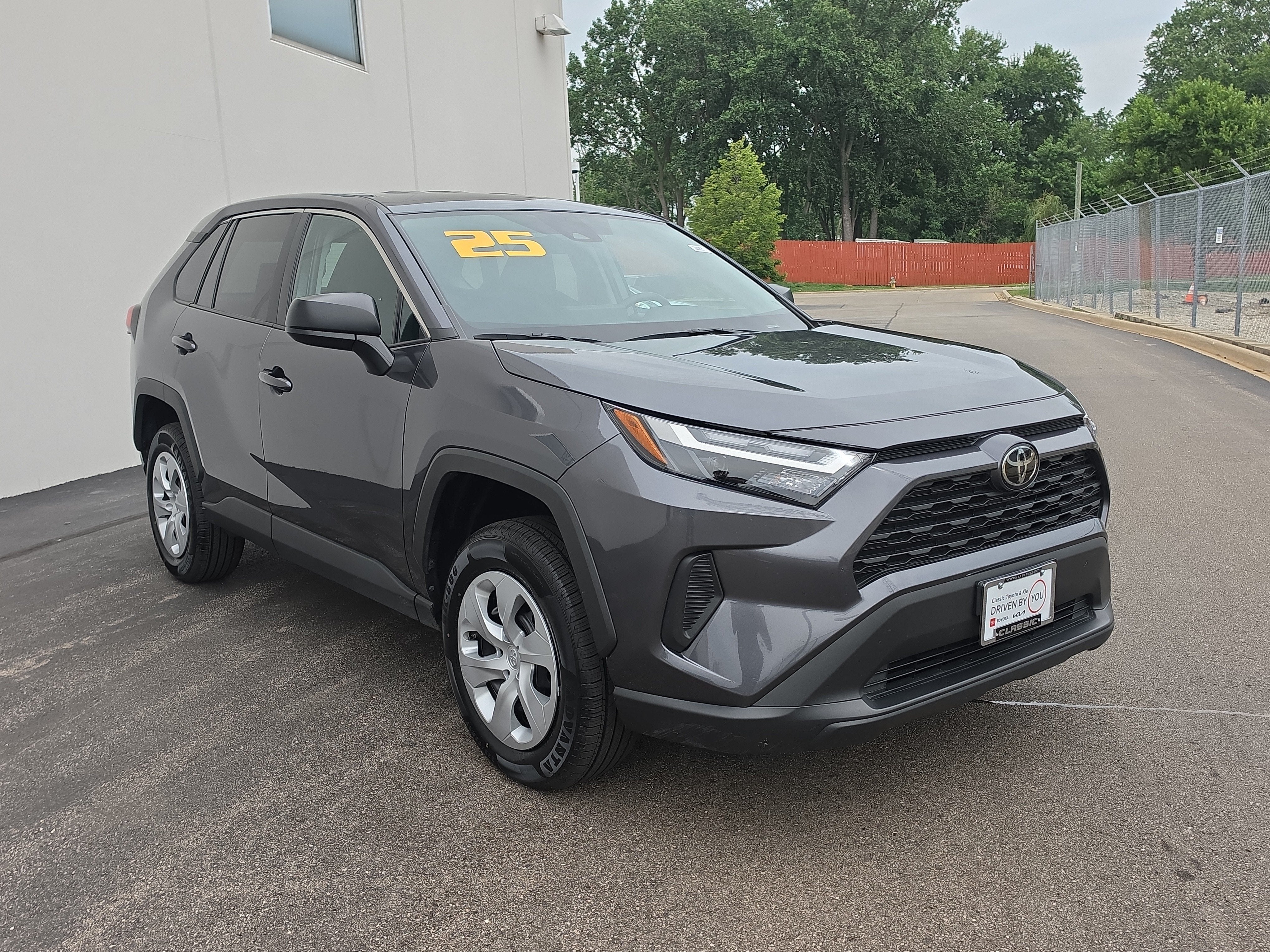 2025 Toyota RAV4 LE