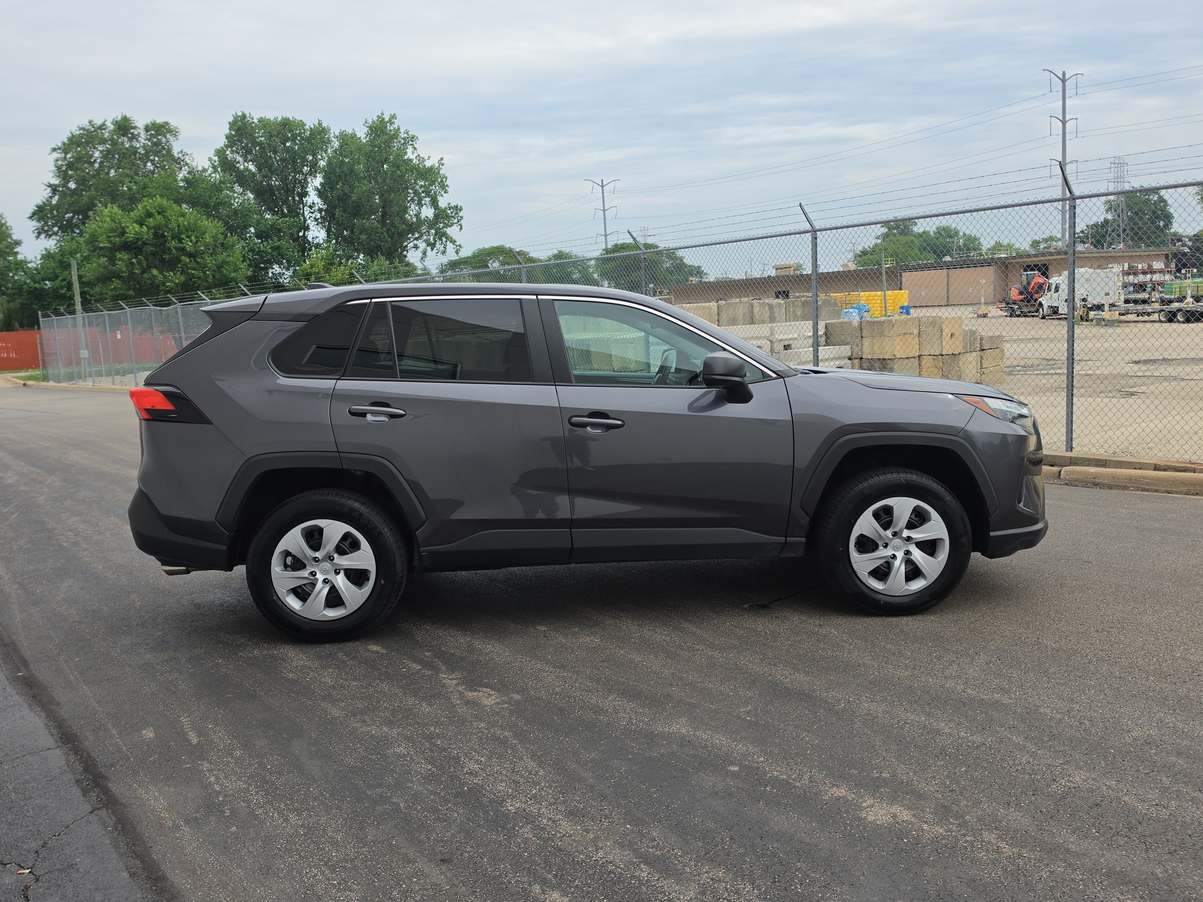 2025 Toyota RAV4 LE