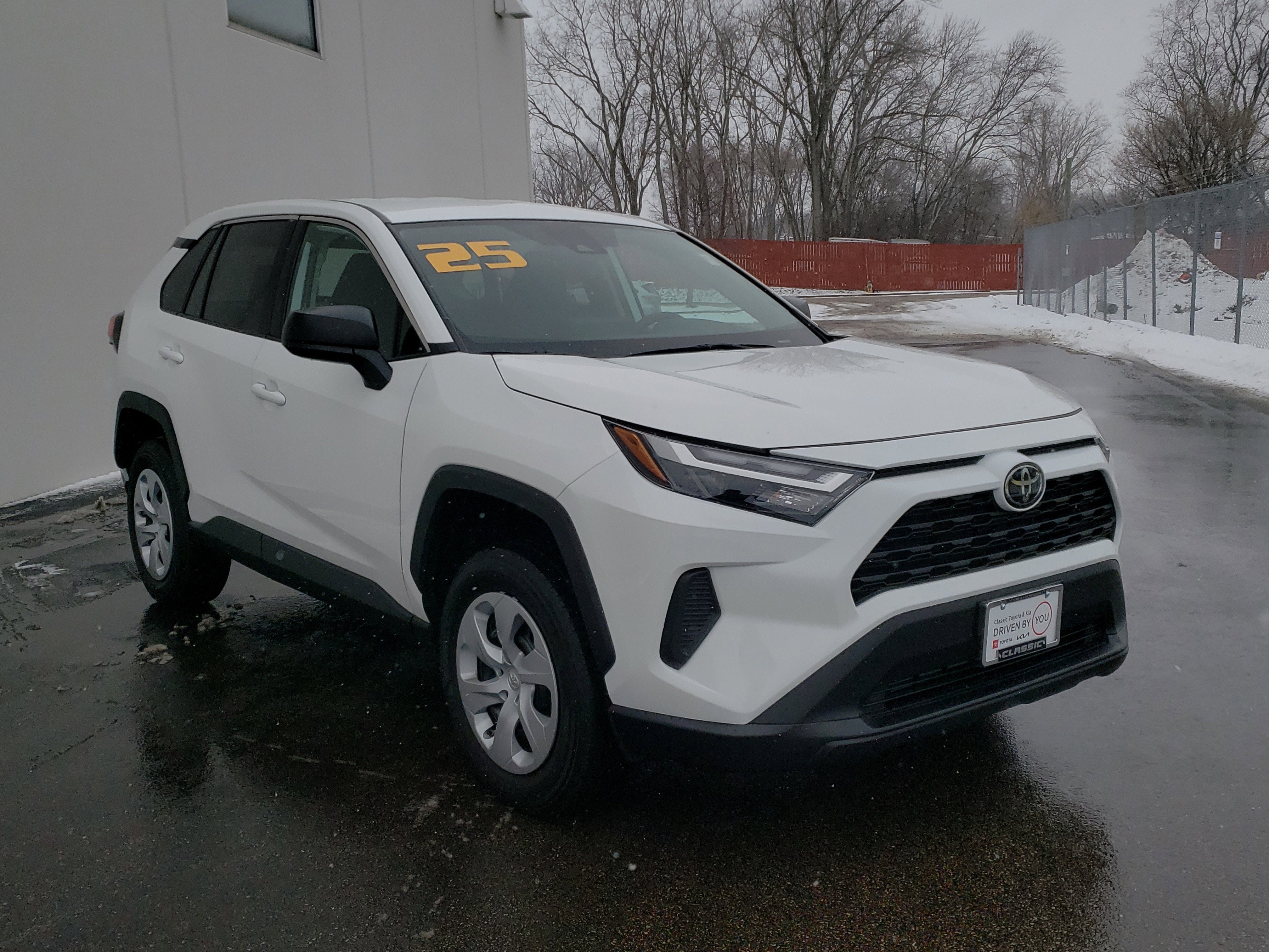 2025 Toyota RAV4 LE
