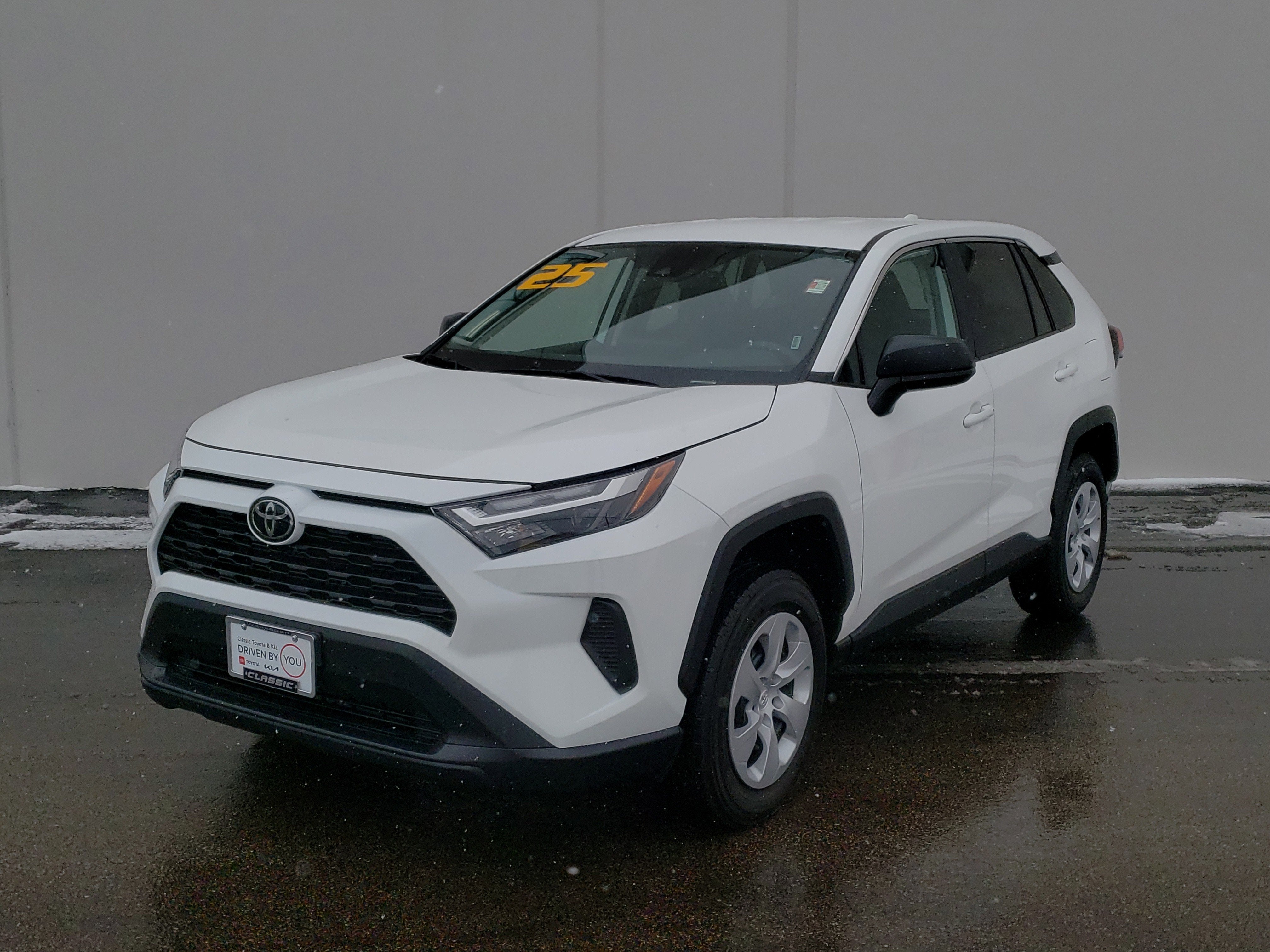 2025 Toyota RAV4 LE