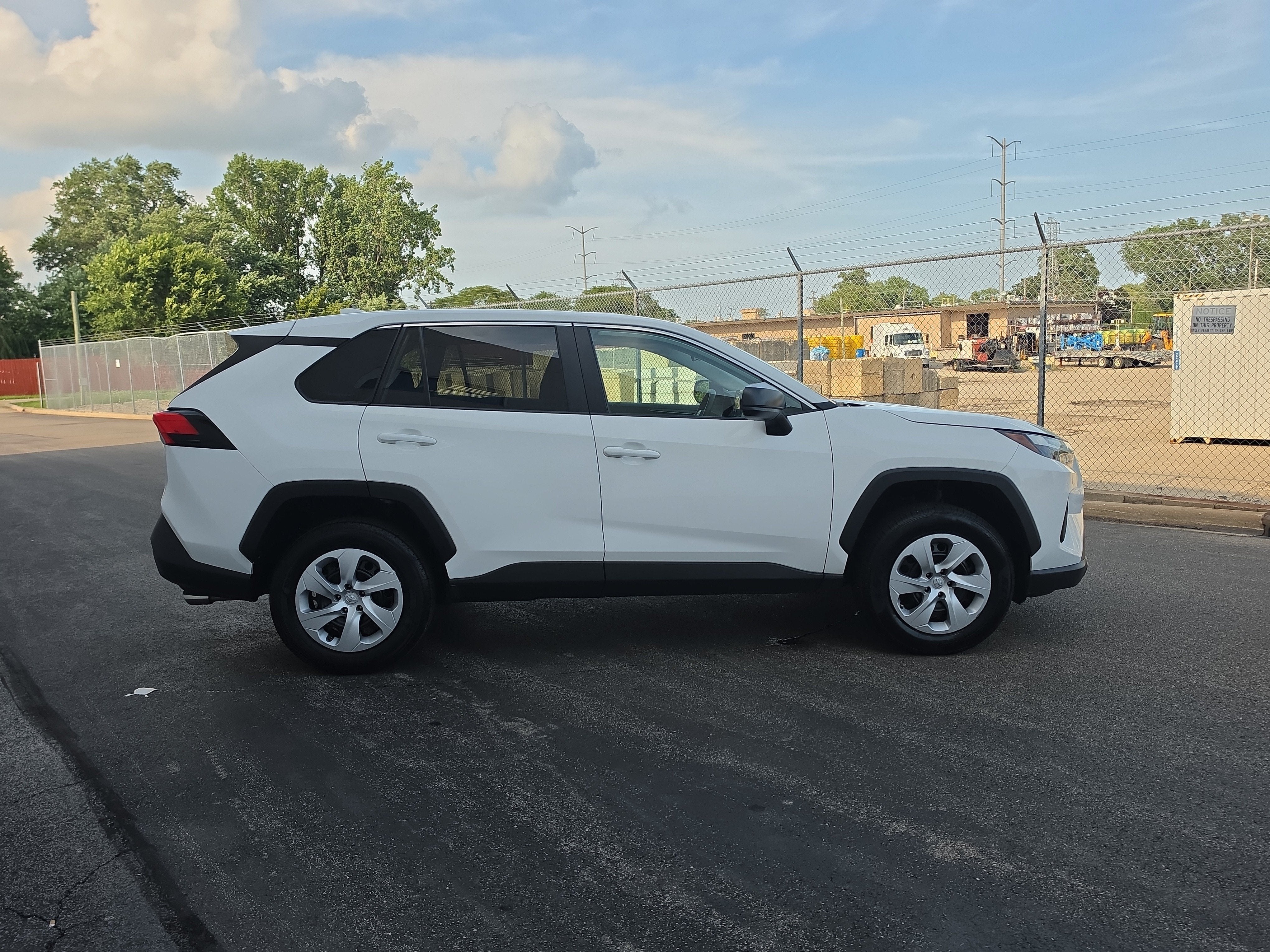 2025 Toyota RAV4 LE