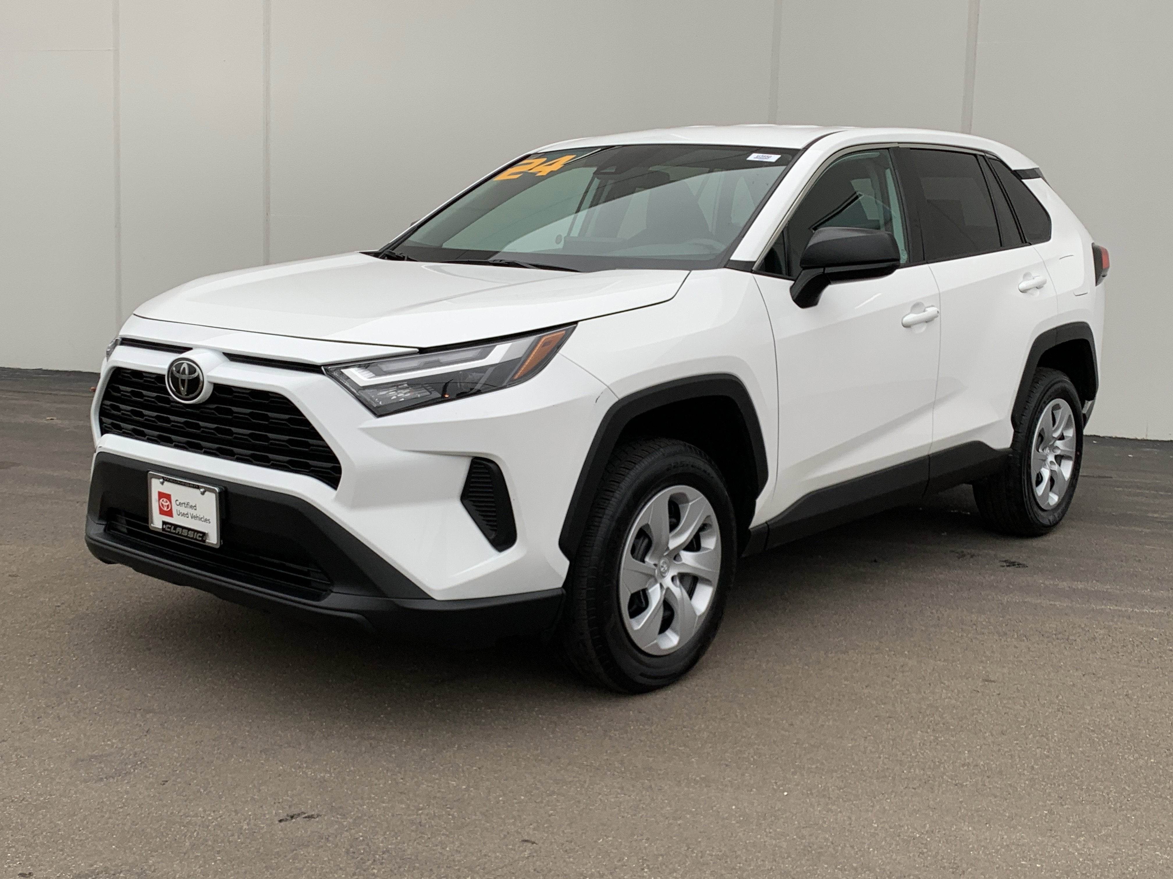 2024 Toyota RAV4 LE