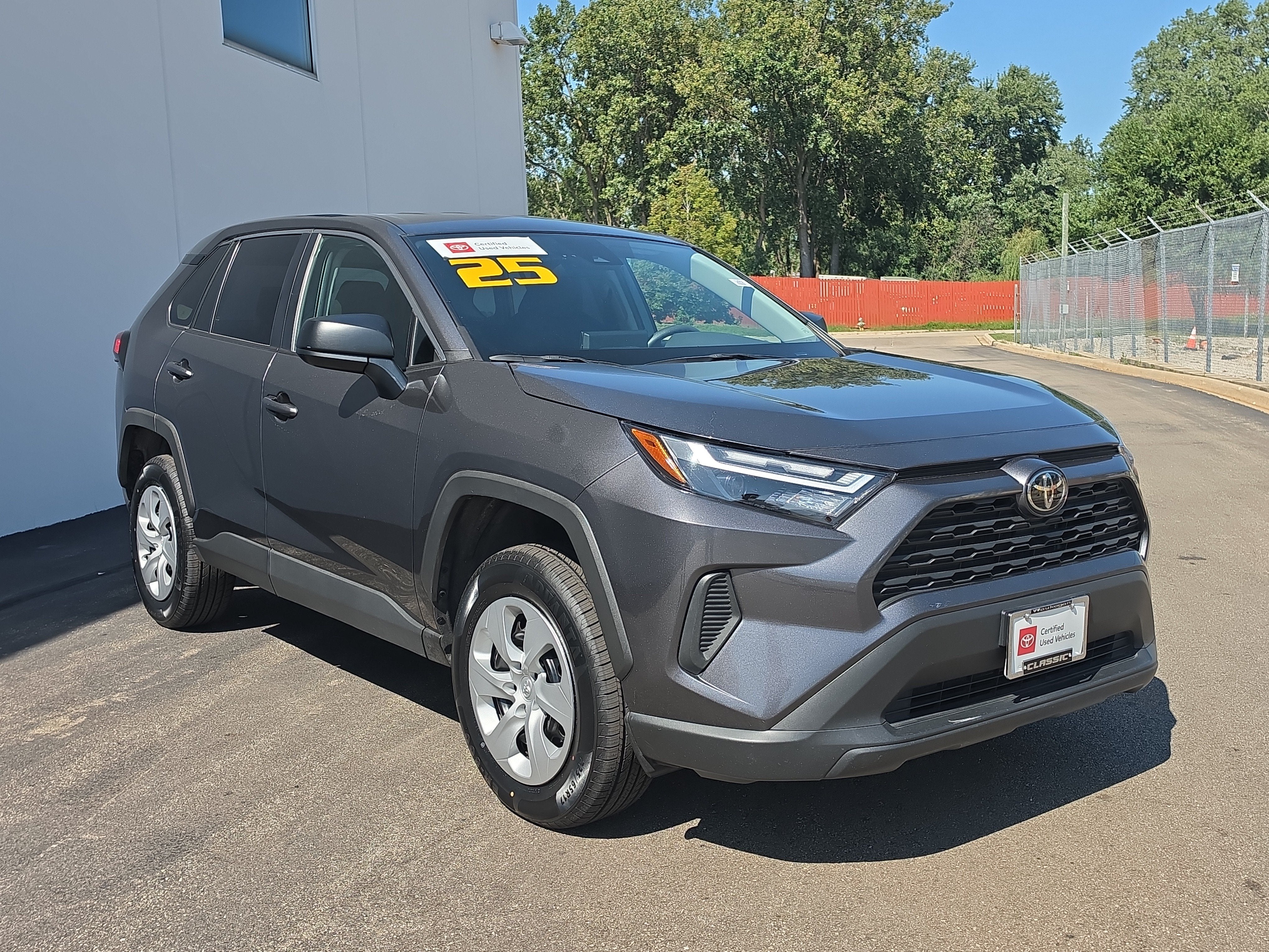 2025 Toyota RAV4 LE