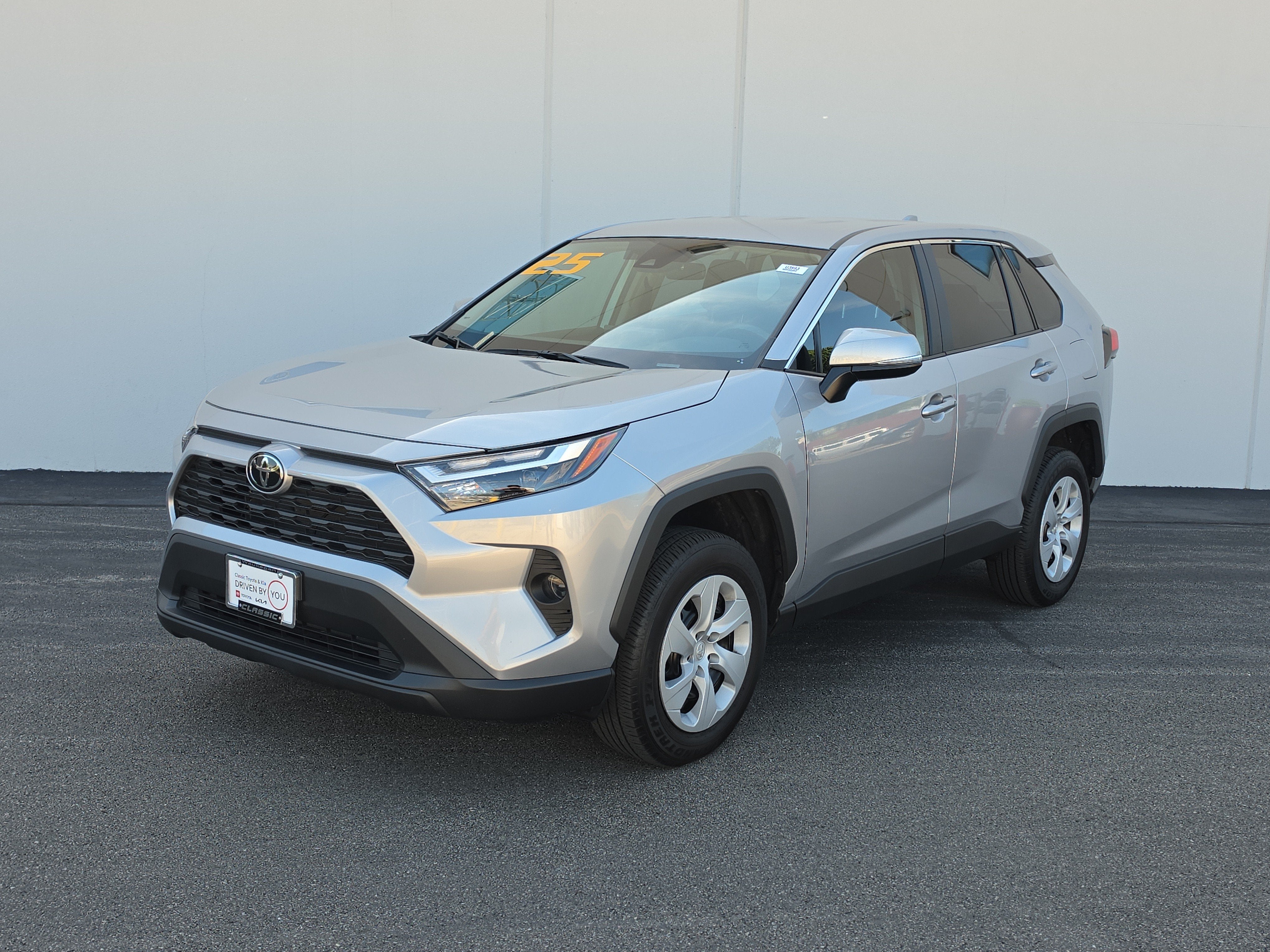 2025 Toyota RAV4 LE