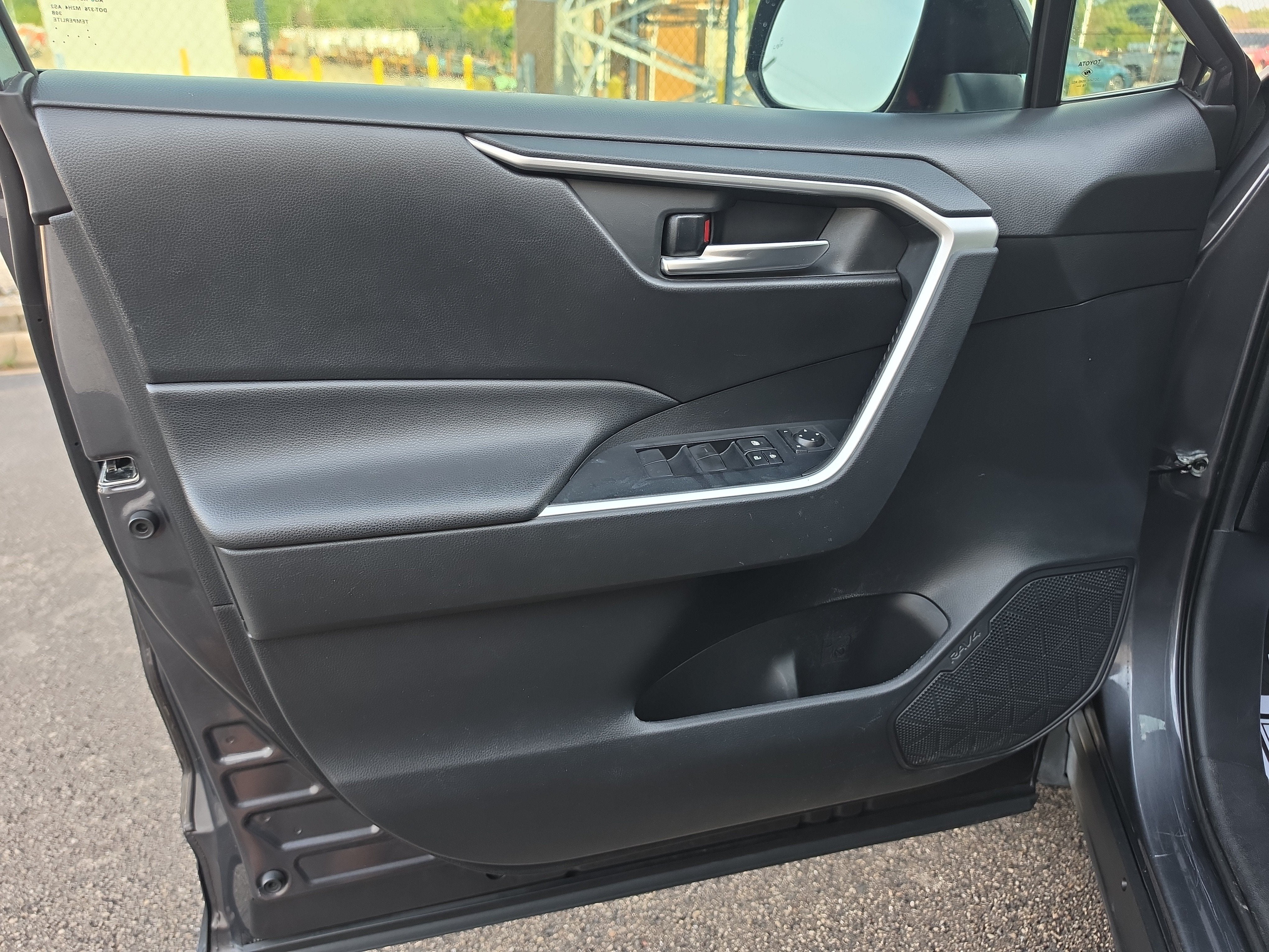2019 Toyota RAV4 Hybrid XLE