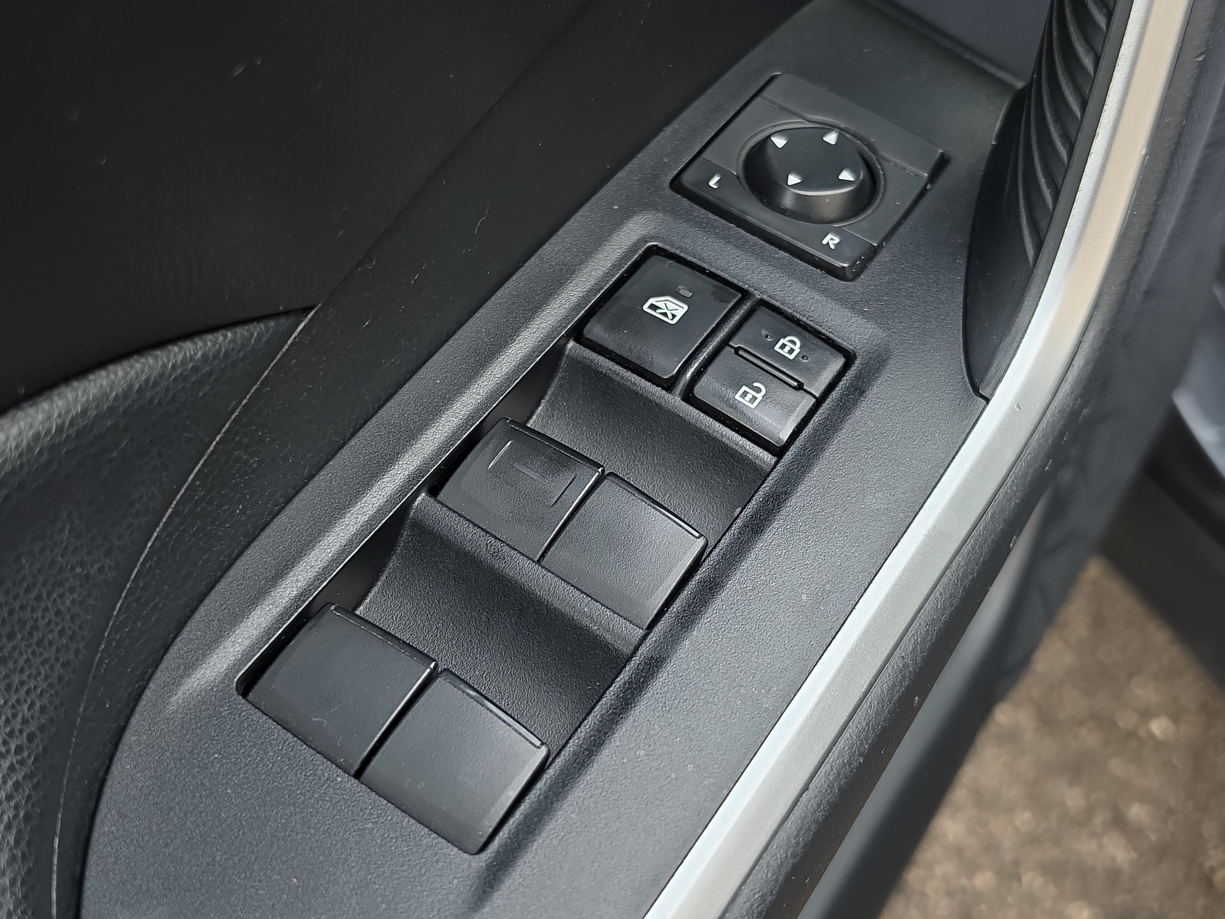 2019 Toyota RAV4 Hybrid XLE