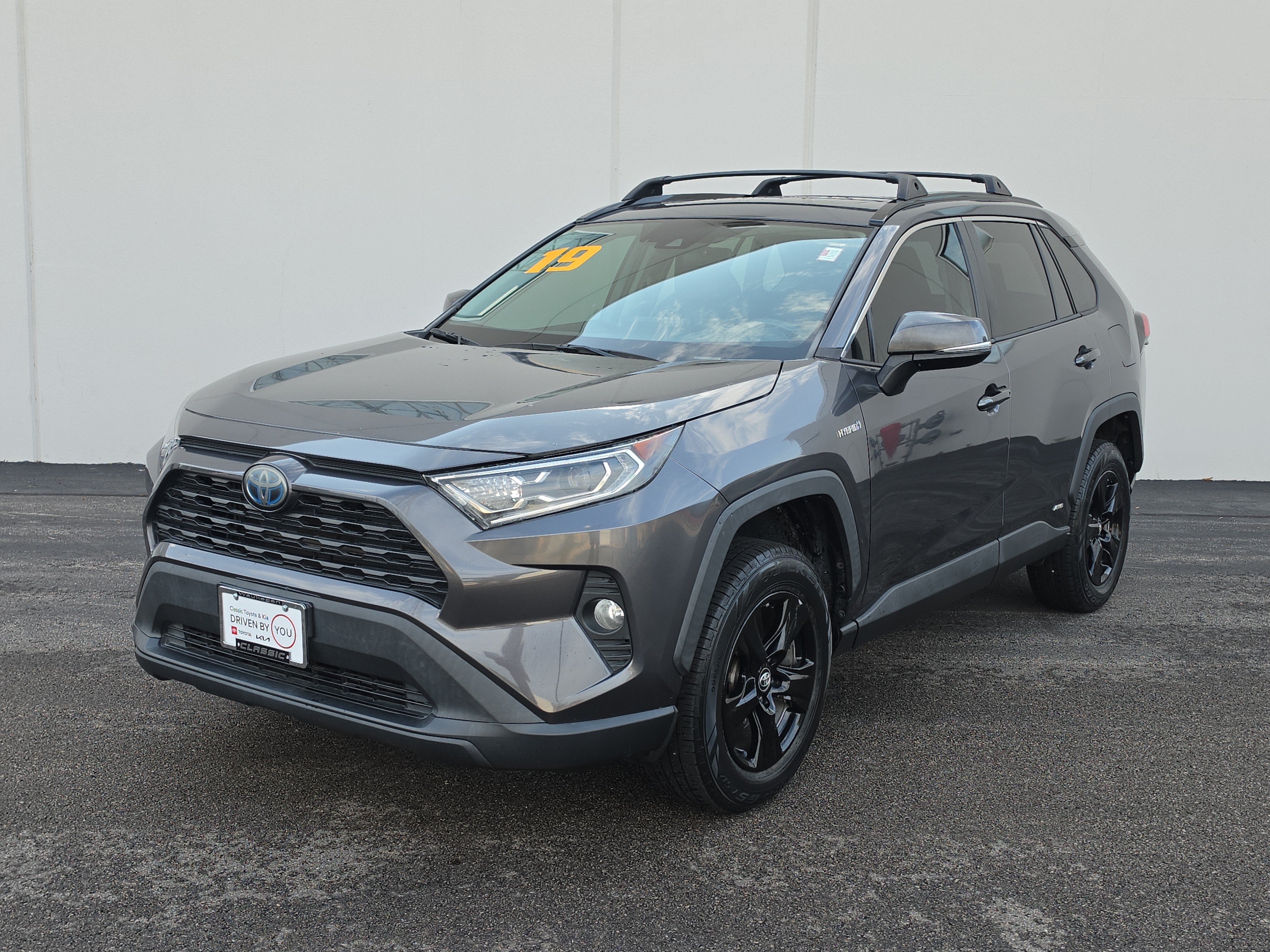 2019 Toyota RAV4 Hybrid XLE