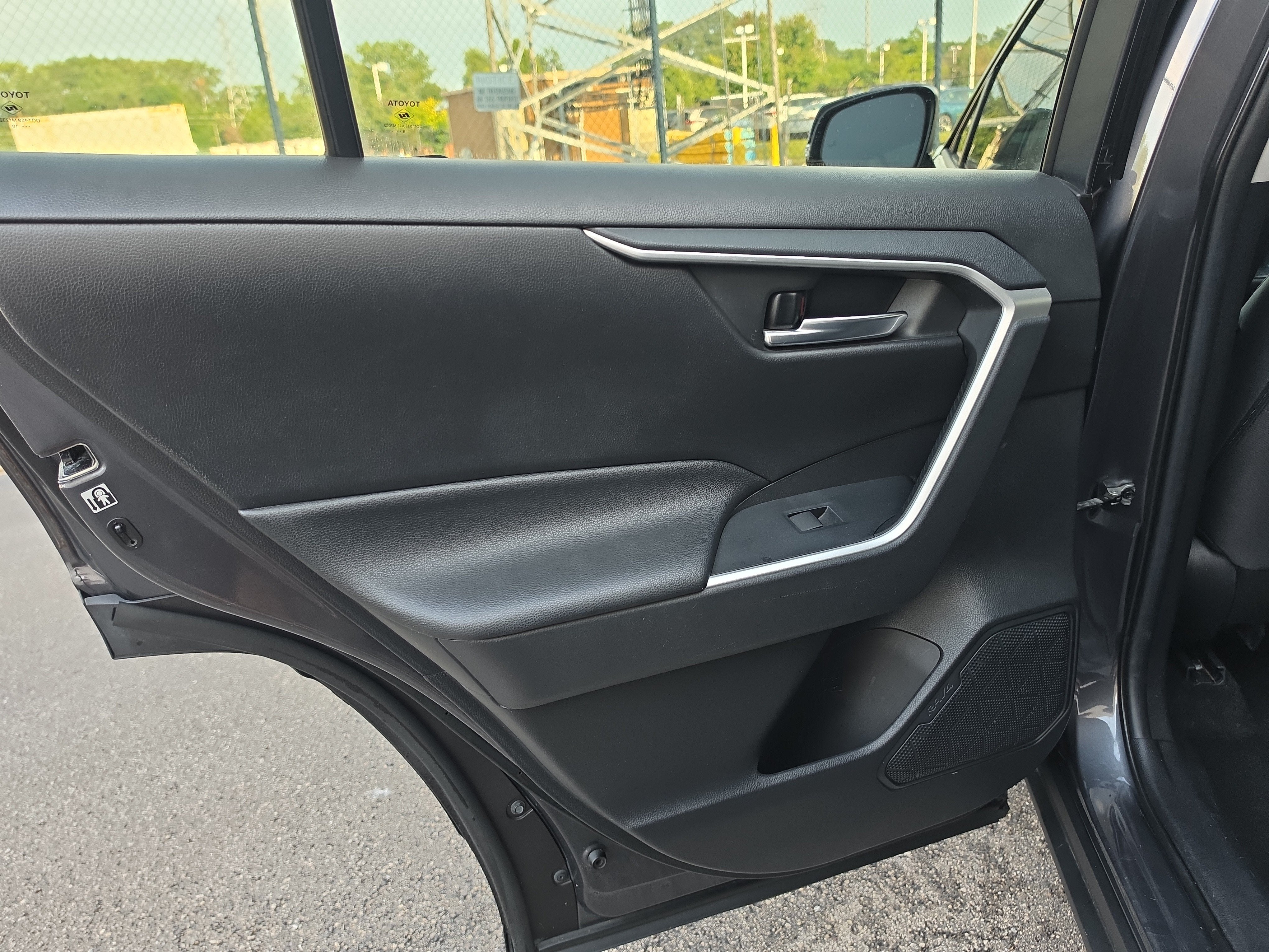 2019 Toyota RAV4 Hybrid XLE
