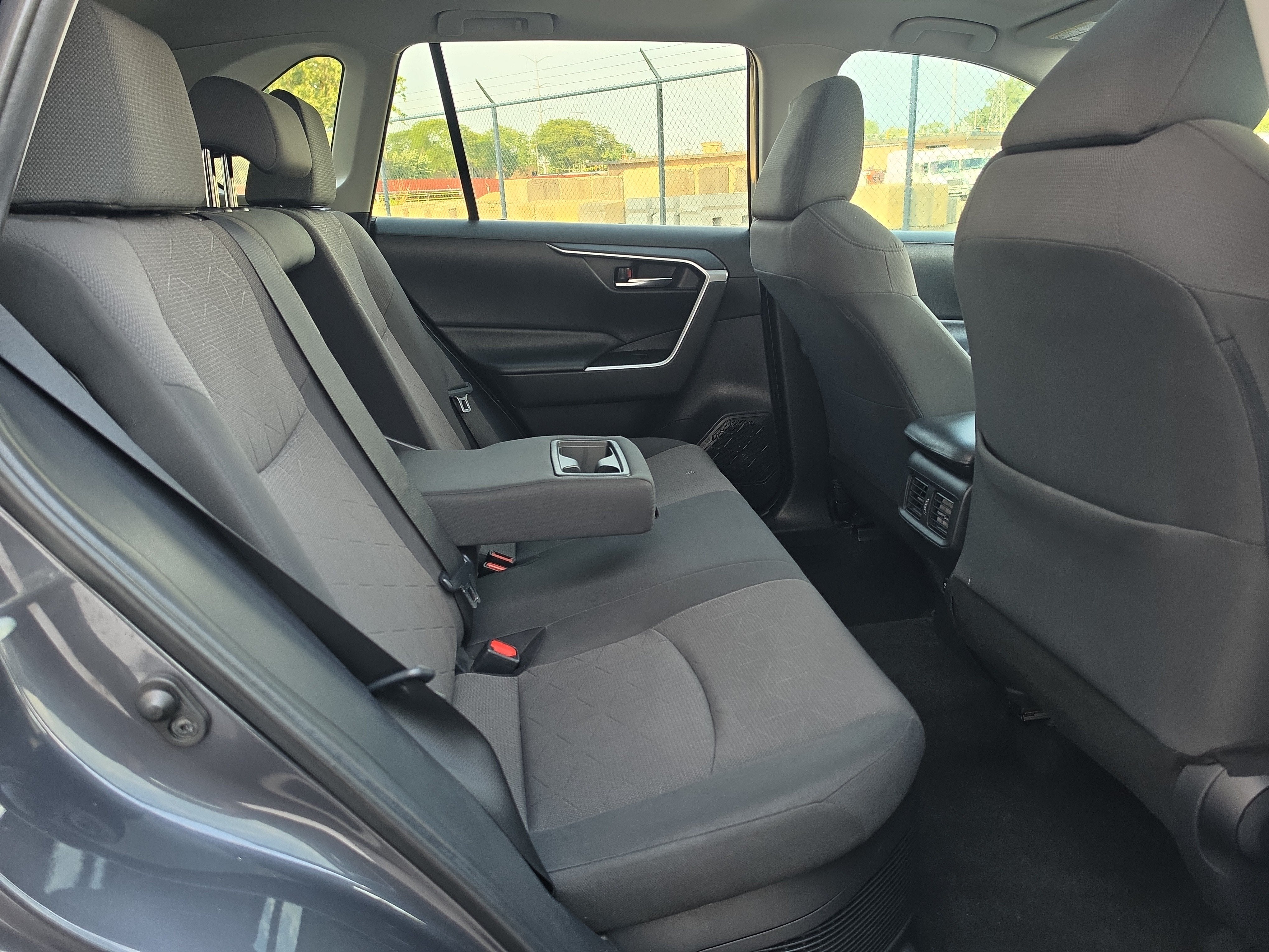 2019 Toyota RAV4 Hybrid XLE