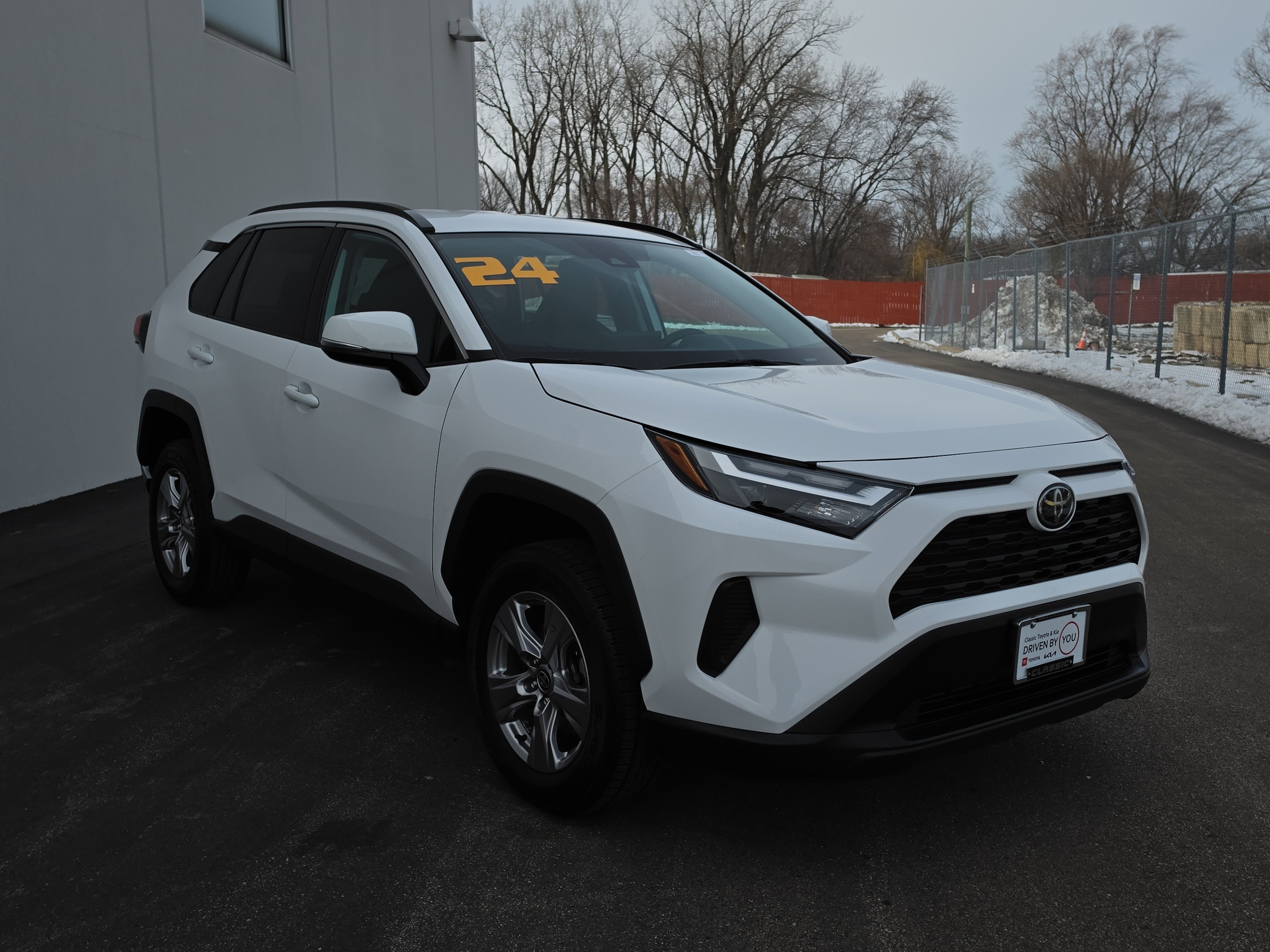 2024 Toyota RAV4 XLE