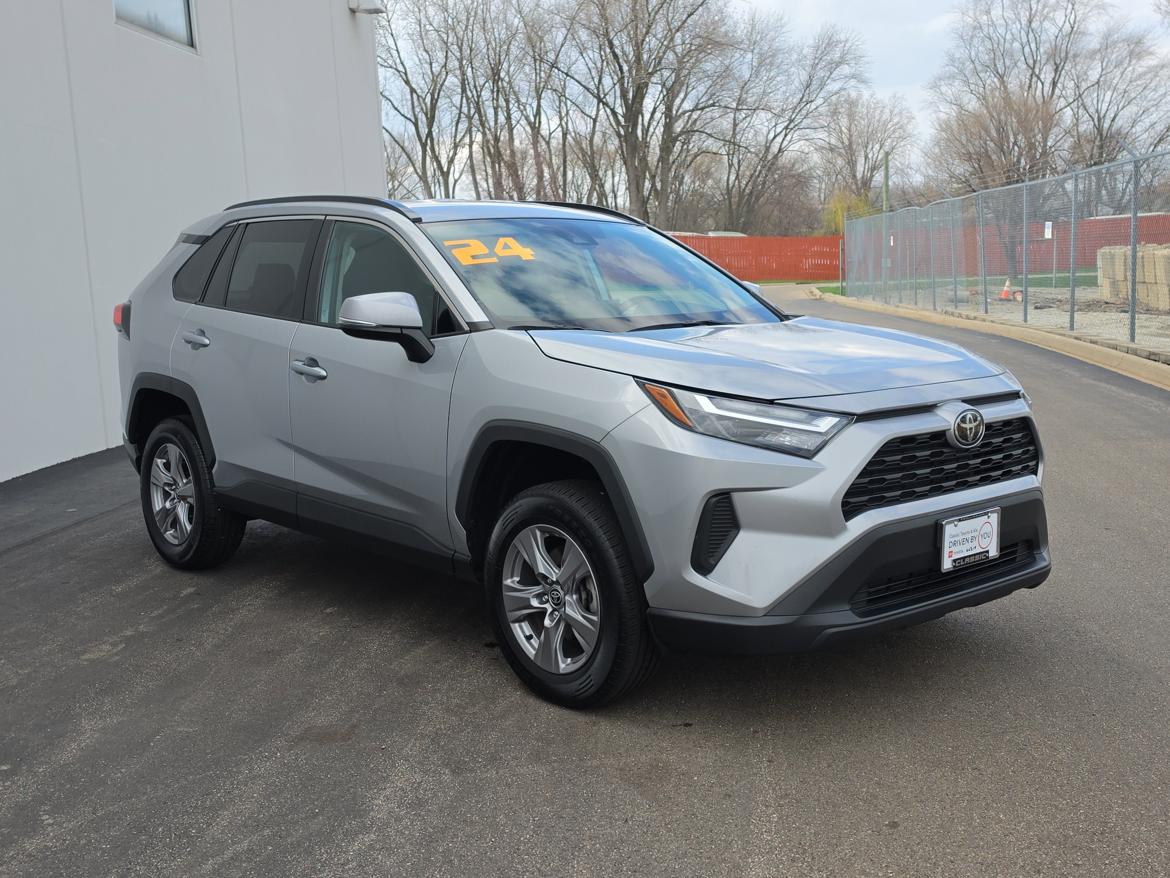 2024 Toyota RAV4 XLE
