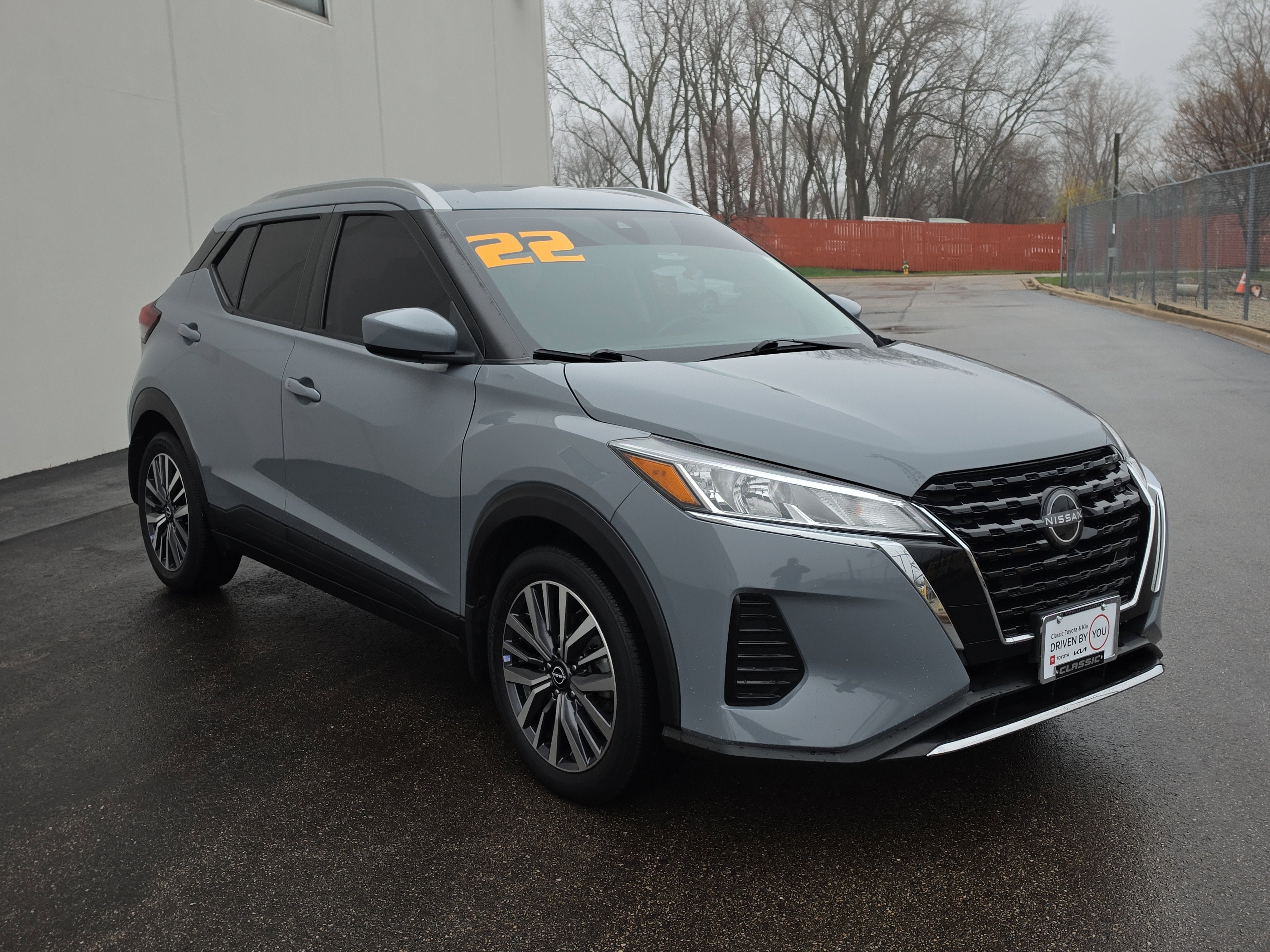 2022 Nissan Kicks SV