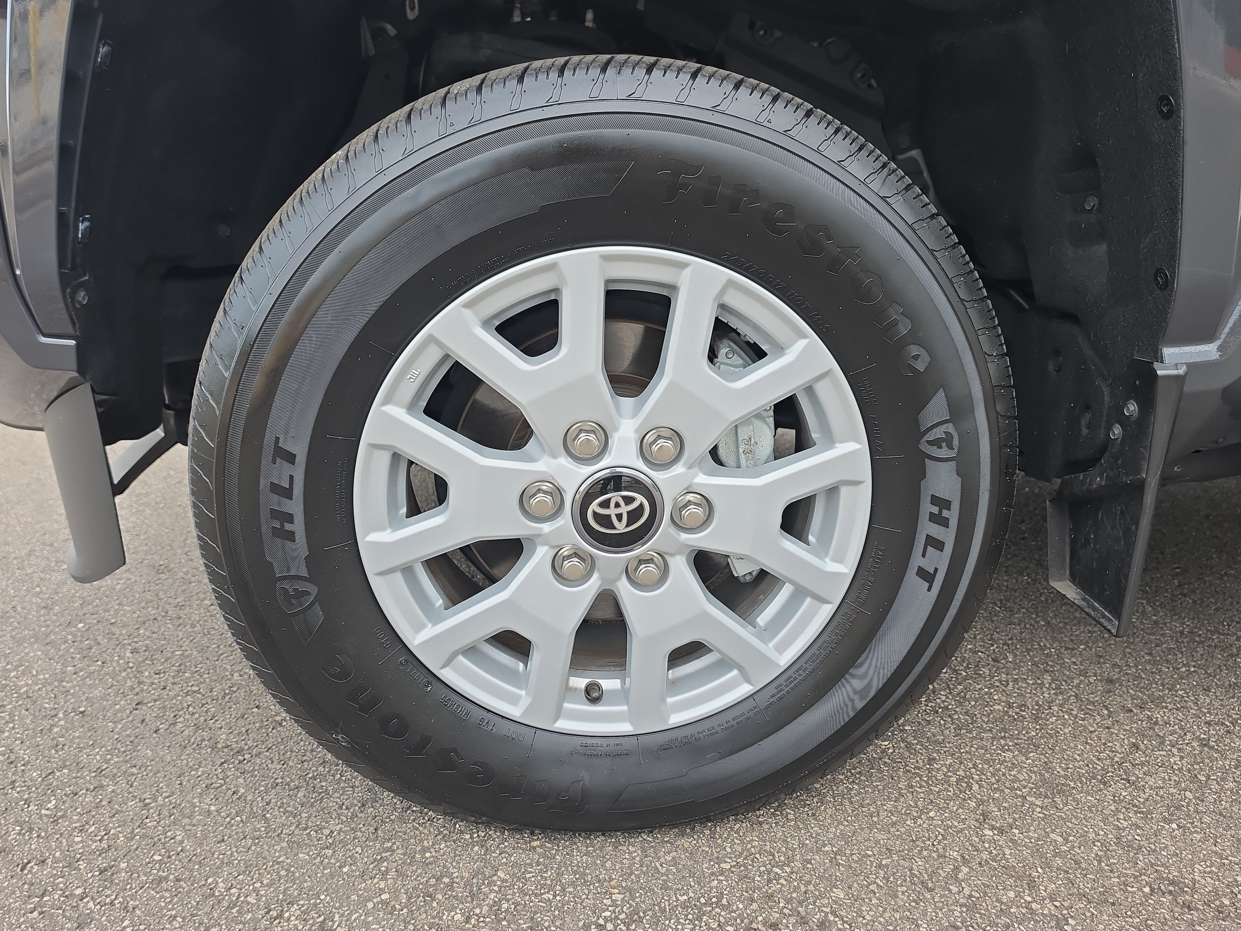 2024 Toyota Tacoma 4WD SR5