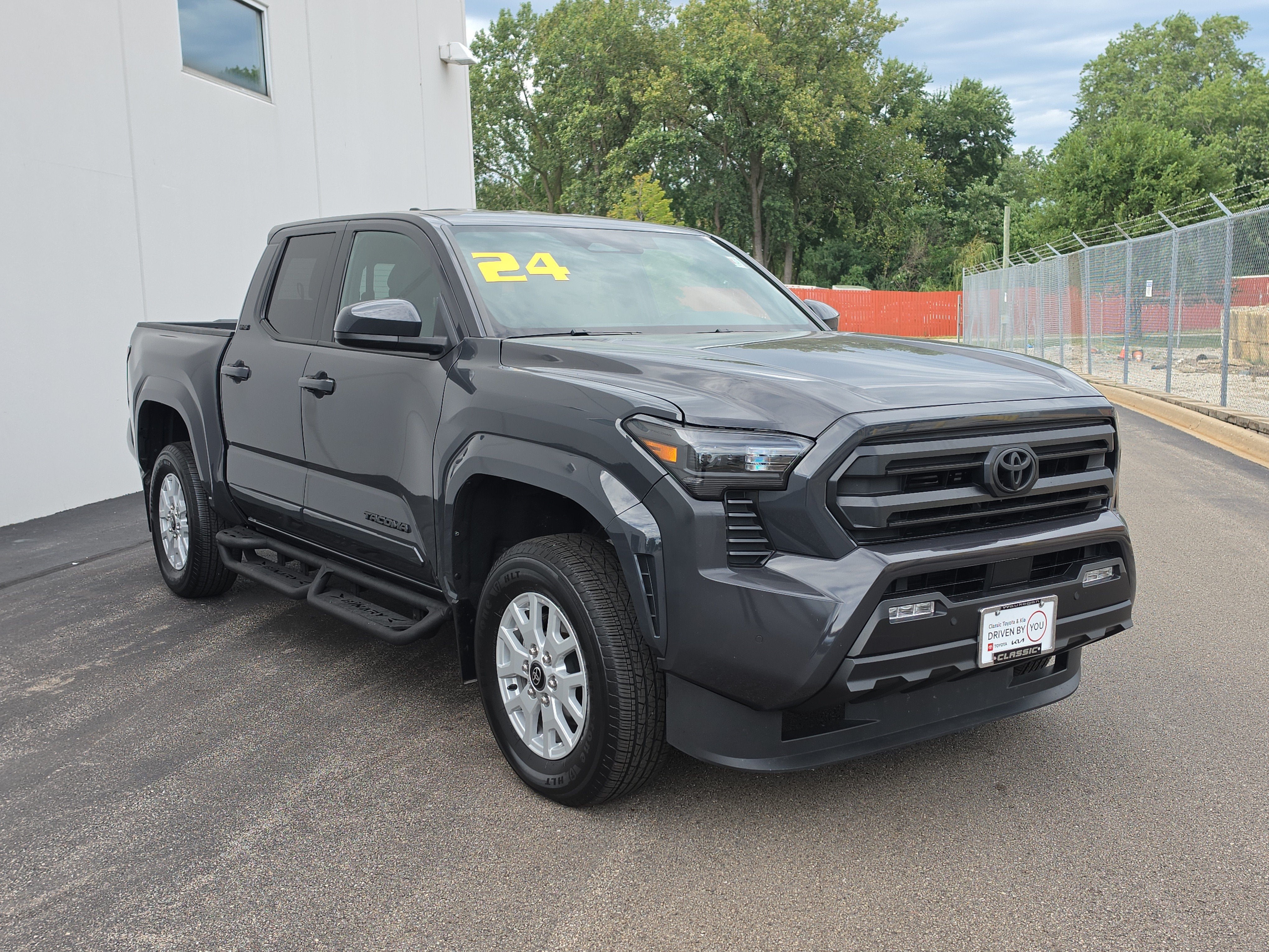 2024 Toyota Tacoma 4WD SR5