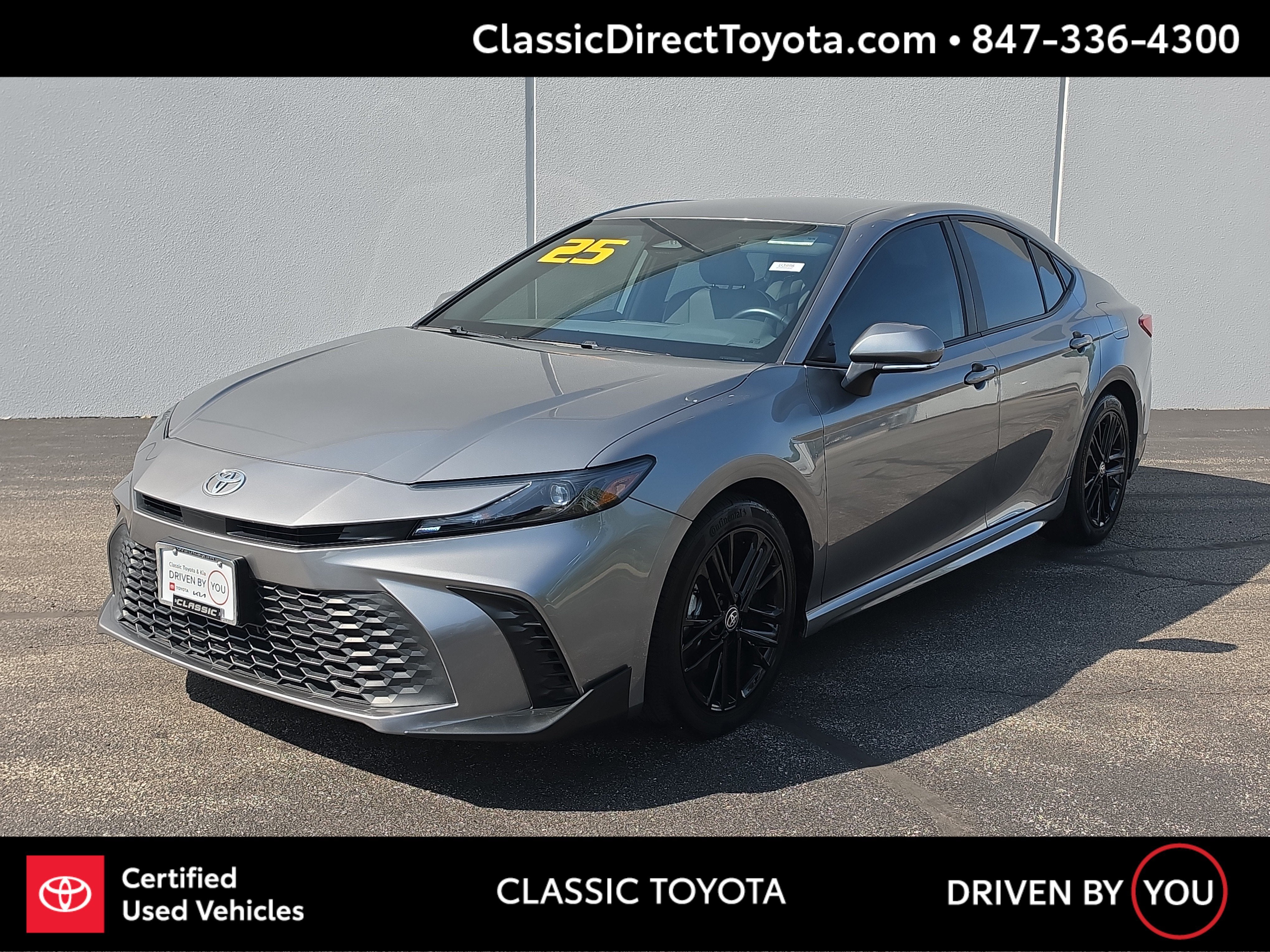 2025 Toyota Camry SE