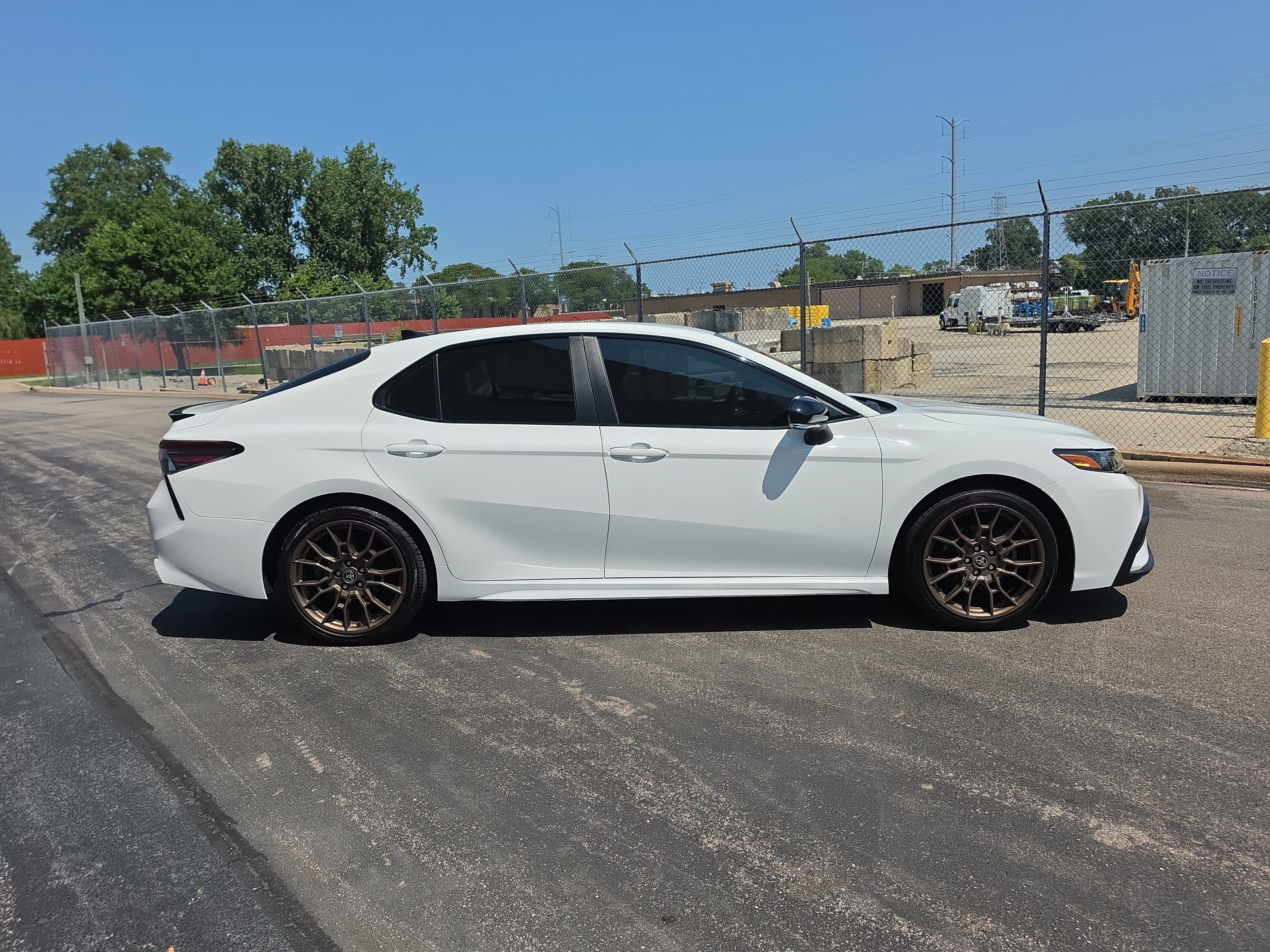 2023 Toyota Camry Hybrid SE Nightshade