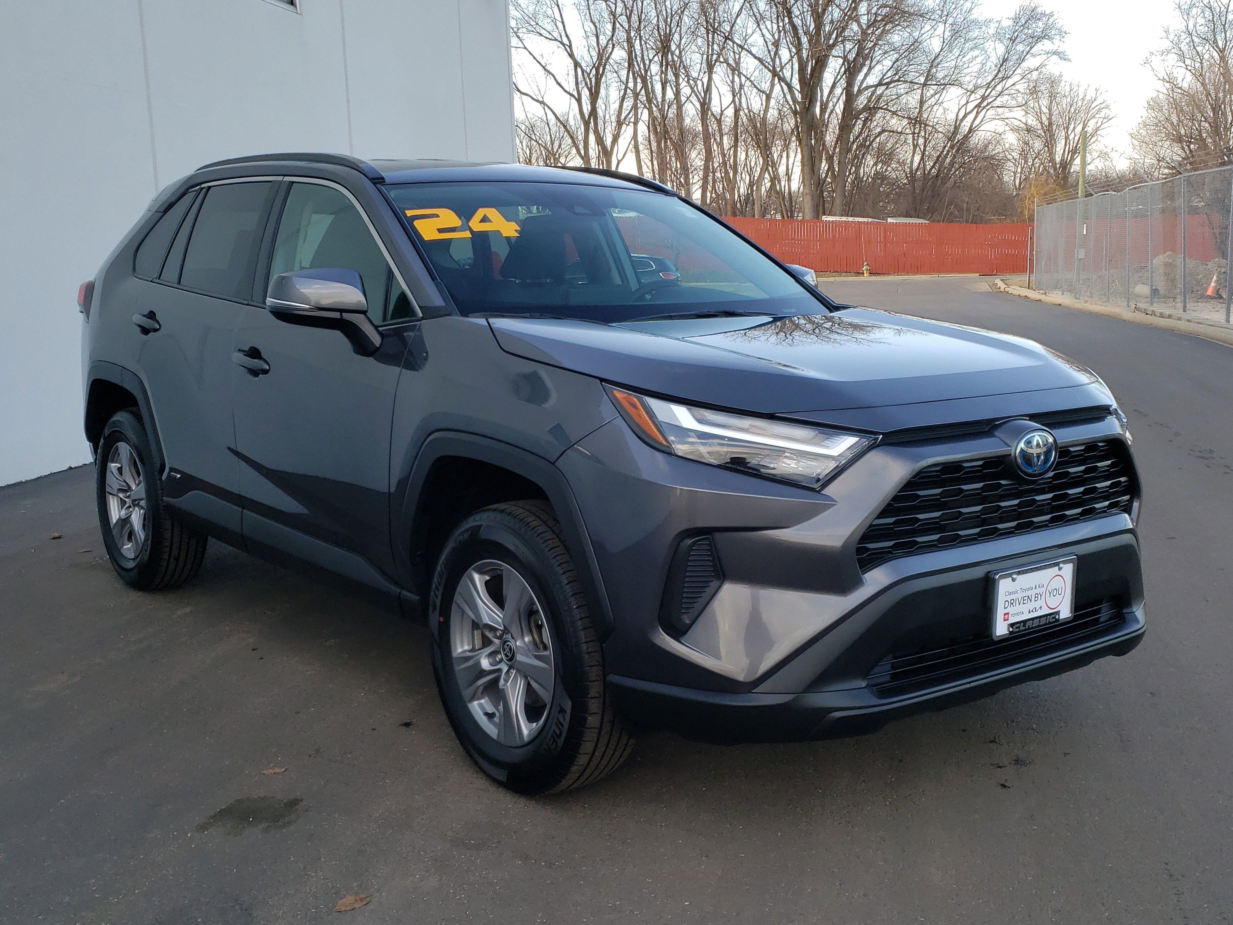 2024 Toyota RAV4 Hybrid XLE