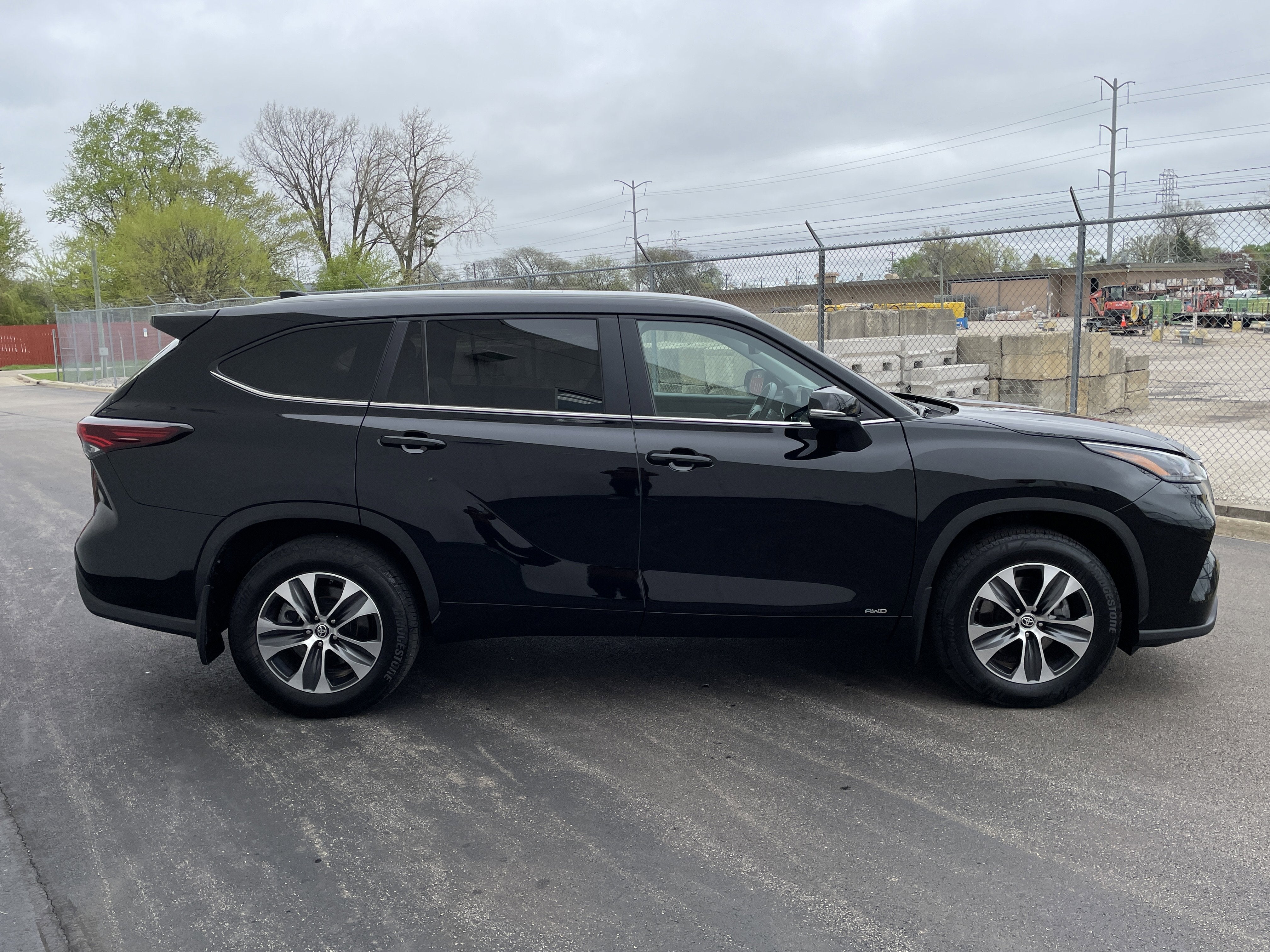 2024 Toyota Highlander Hybrid XLE