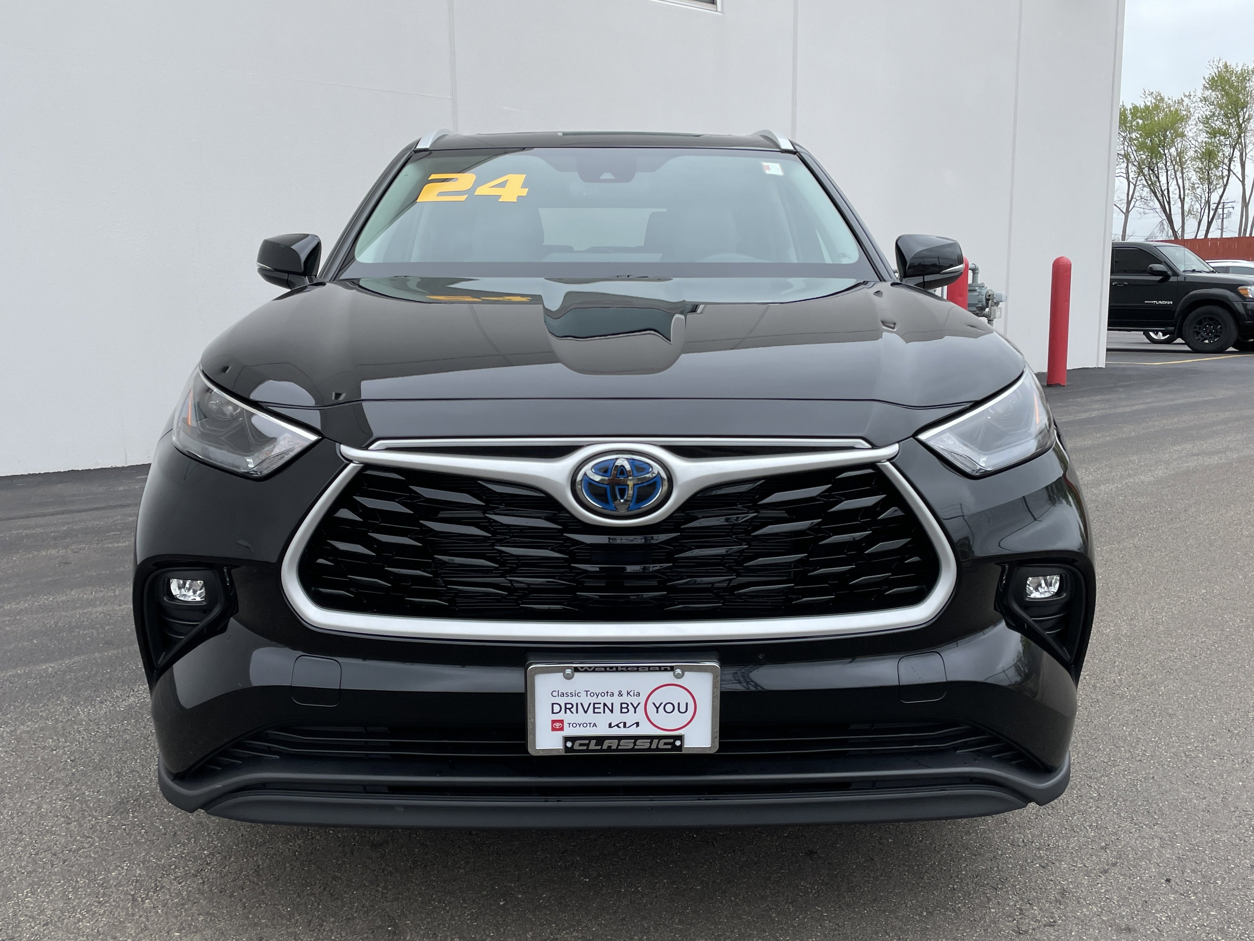 2024 Toyota Highlander Hybrid XLE
