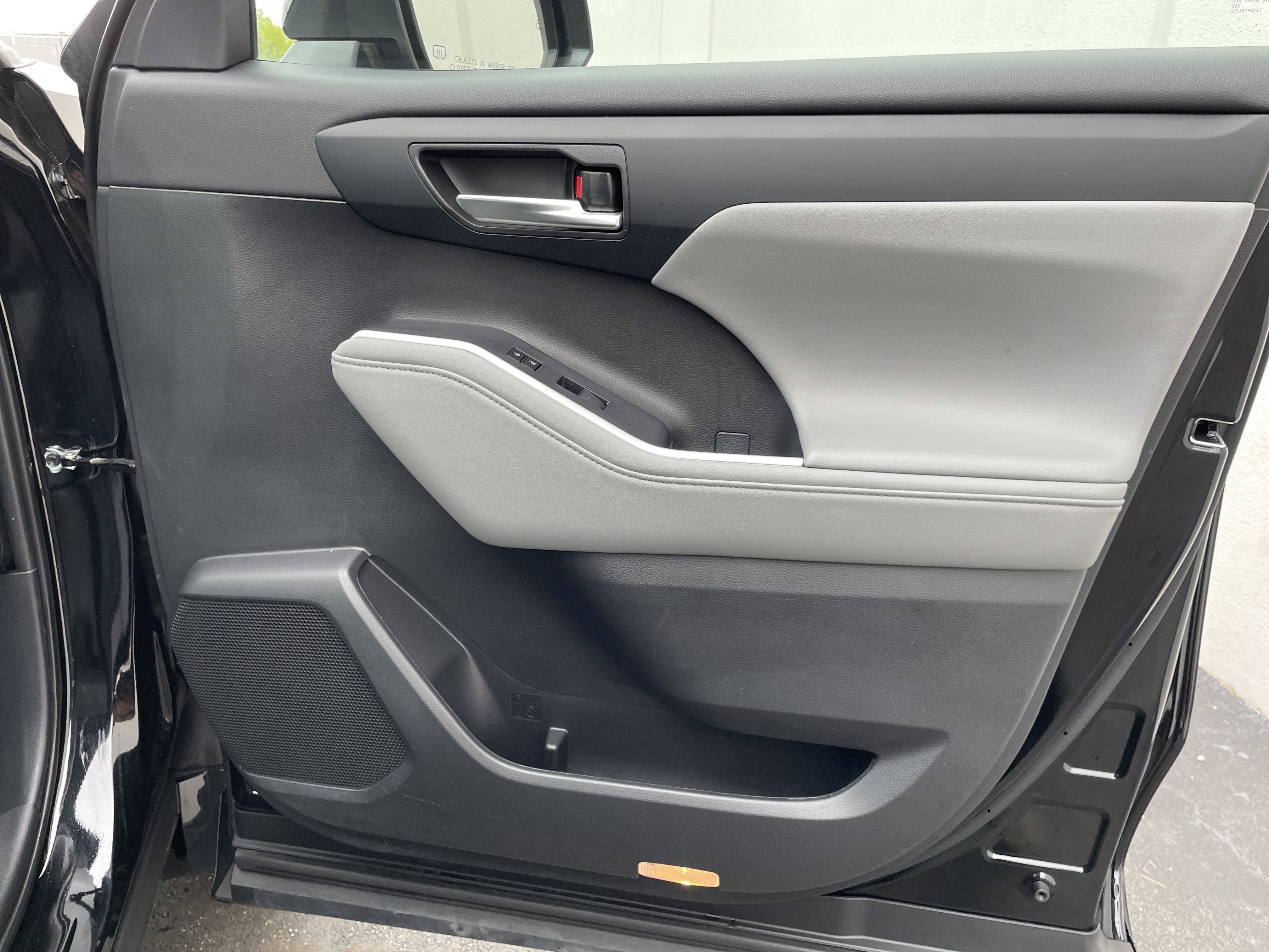 2024 Toyota Highlander Hybrid XLE