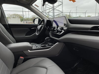 2024 Toyota Highlander Hybrid XLE