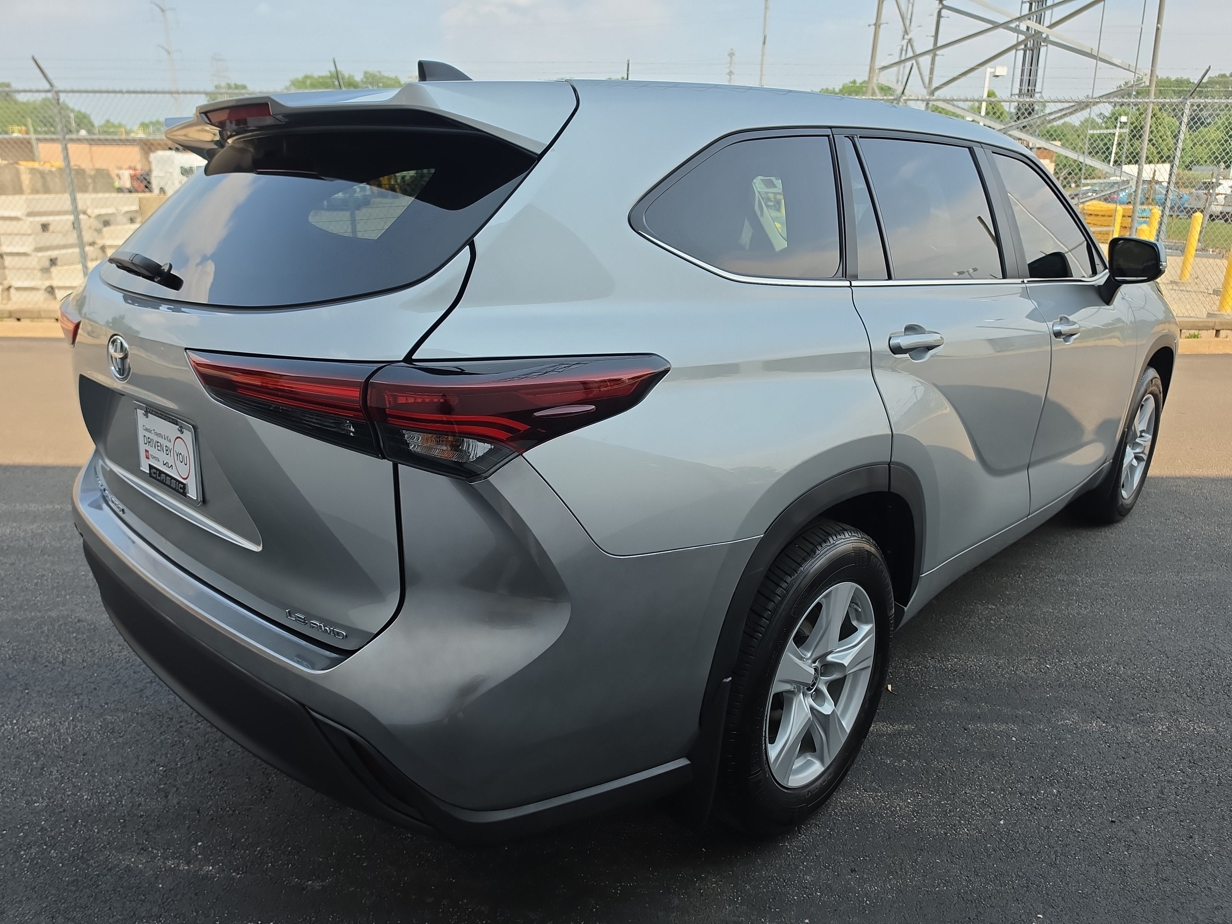 2024 Toyota Highlander LE