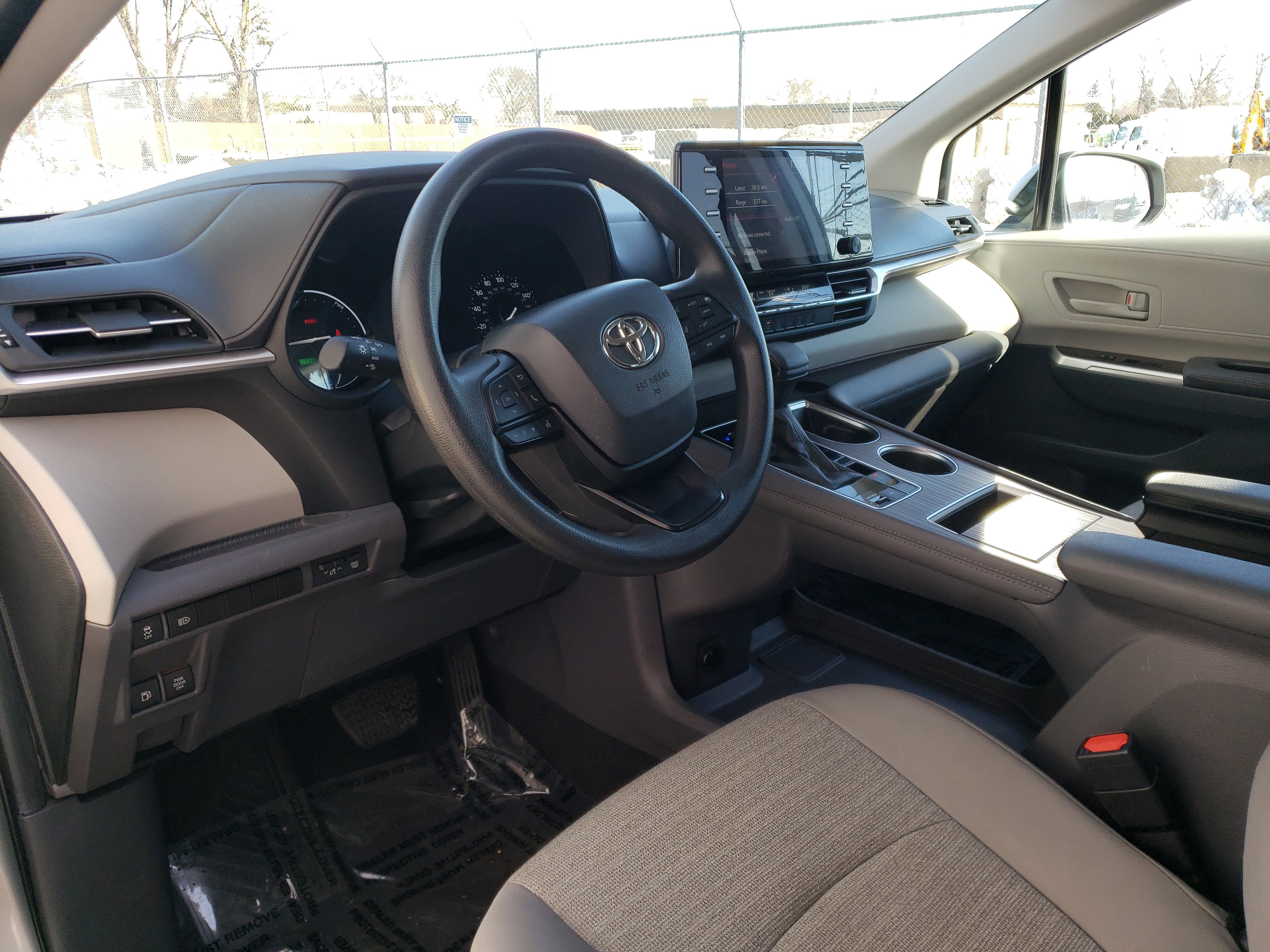 2024 Toyota Sienna LE