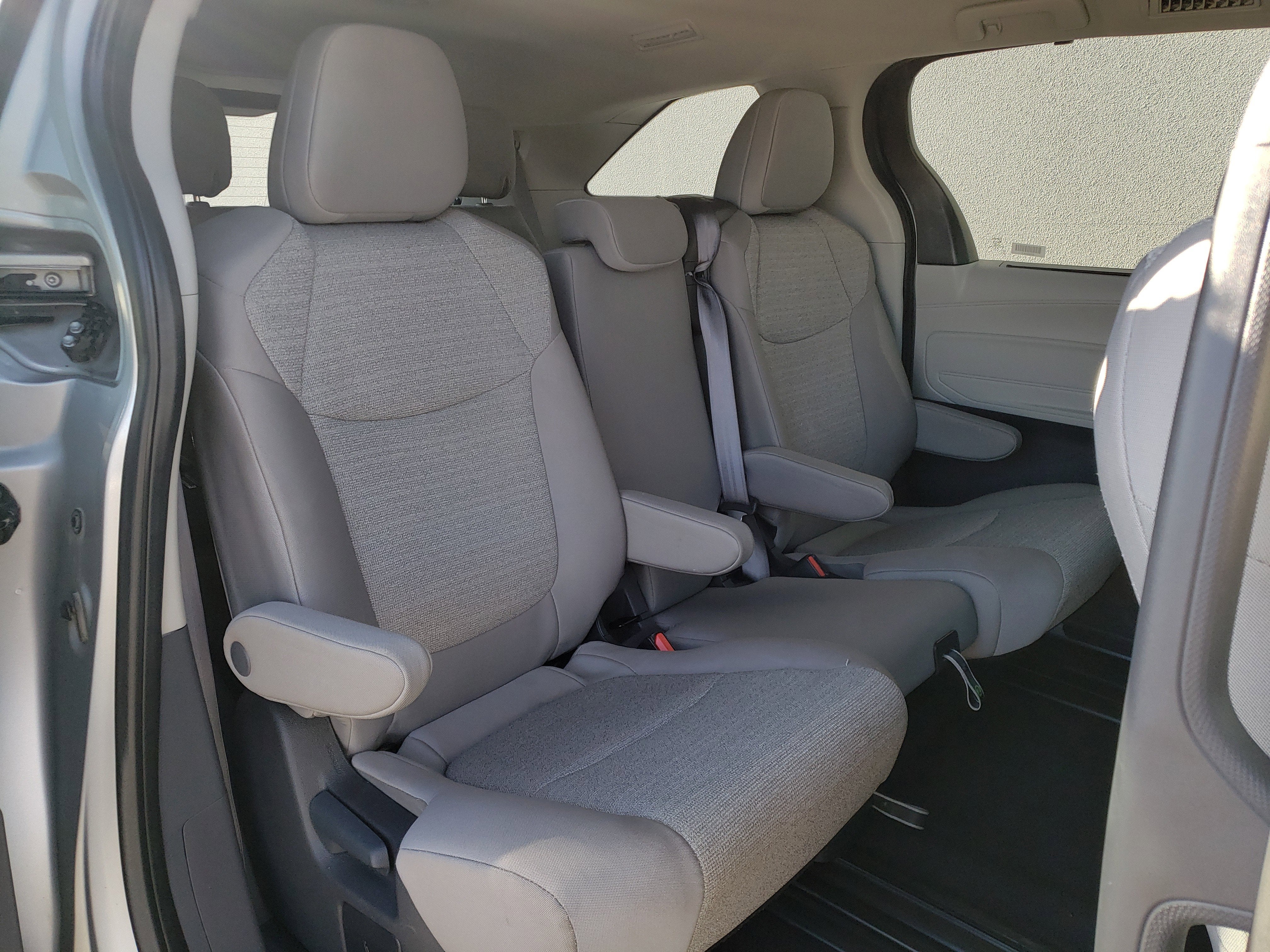 2024 Toyota Sienna LE