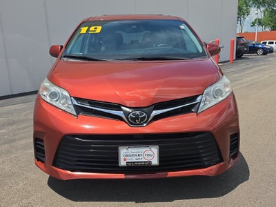2019 Toyota Sienna LE