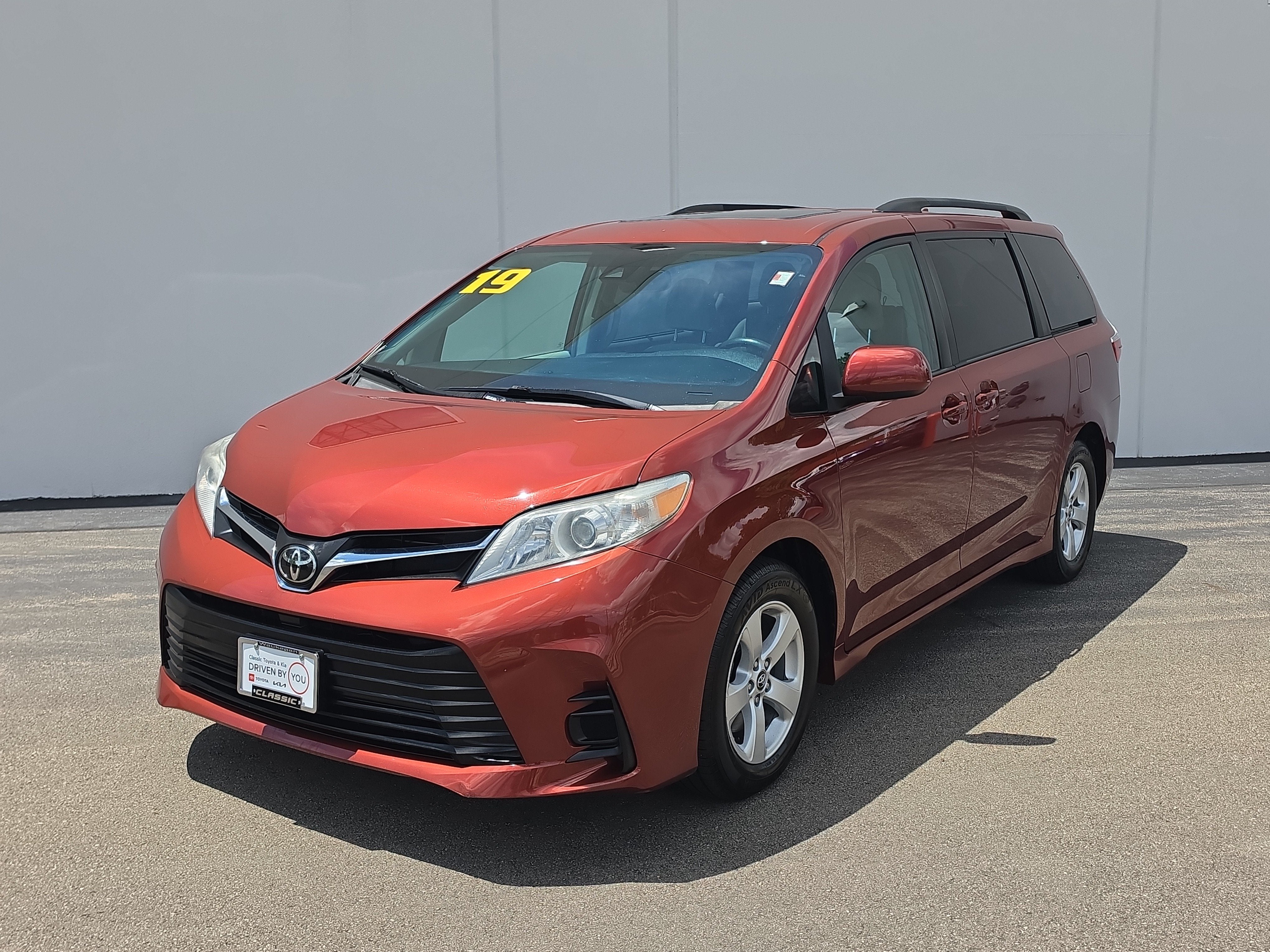 2019 Toyota Sienna LE