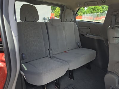 2019 Toyota Sienna LE