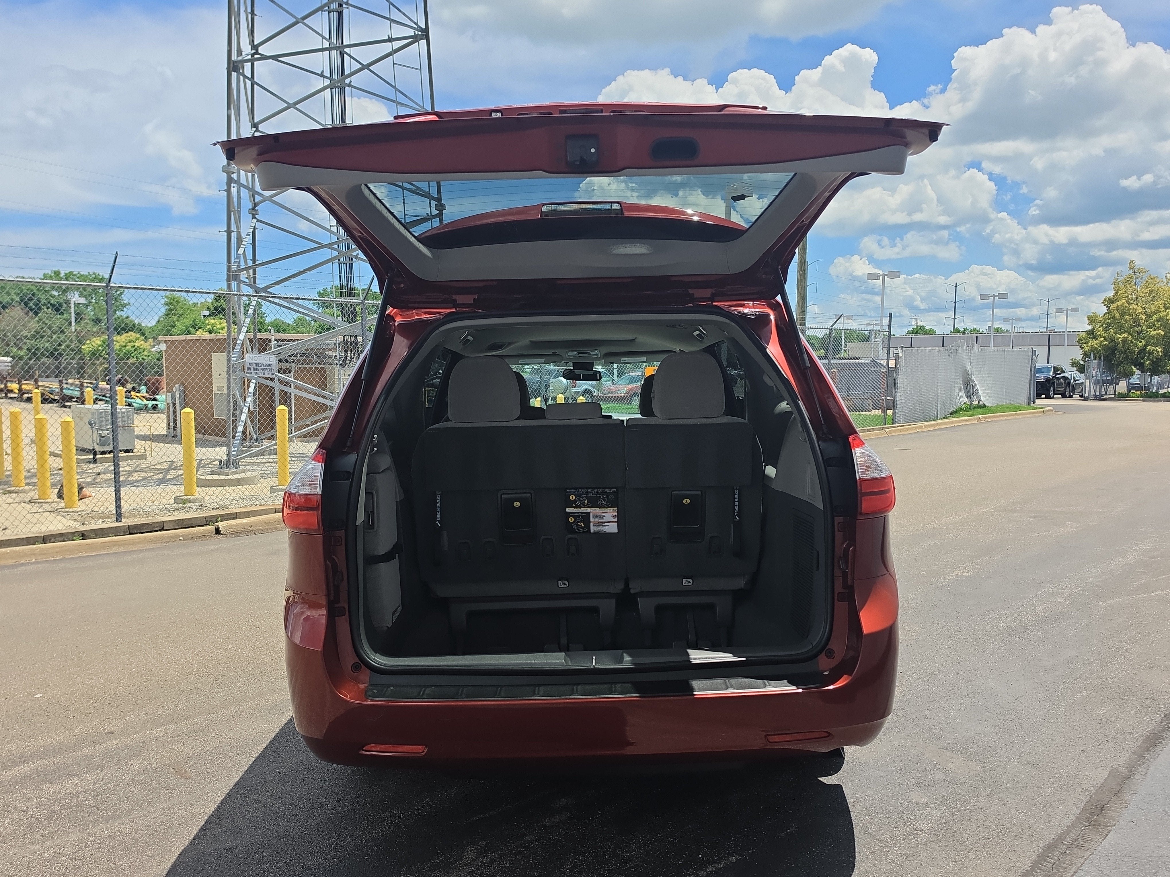 2019 Toyota Sienna LE