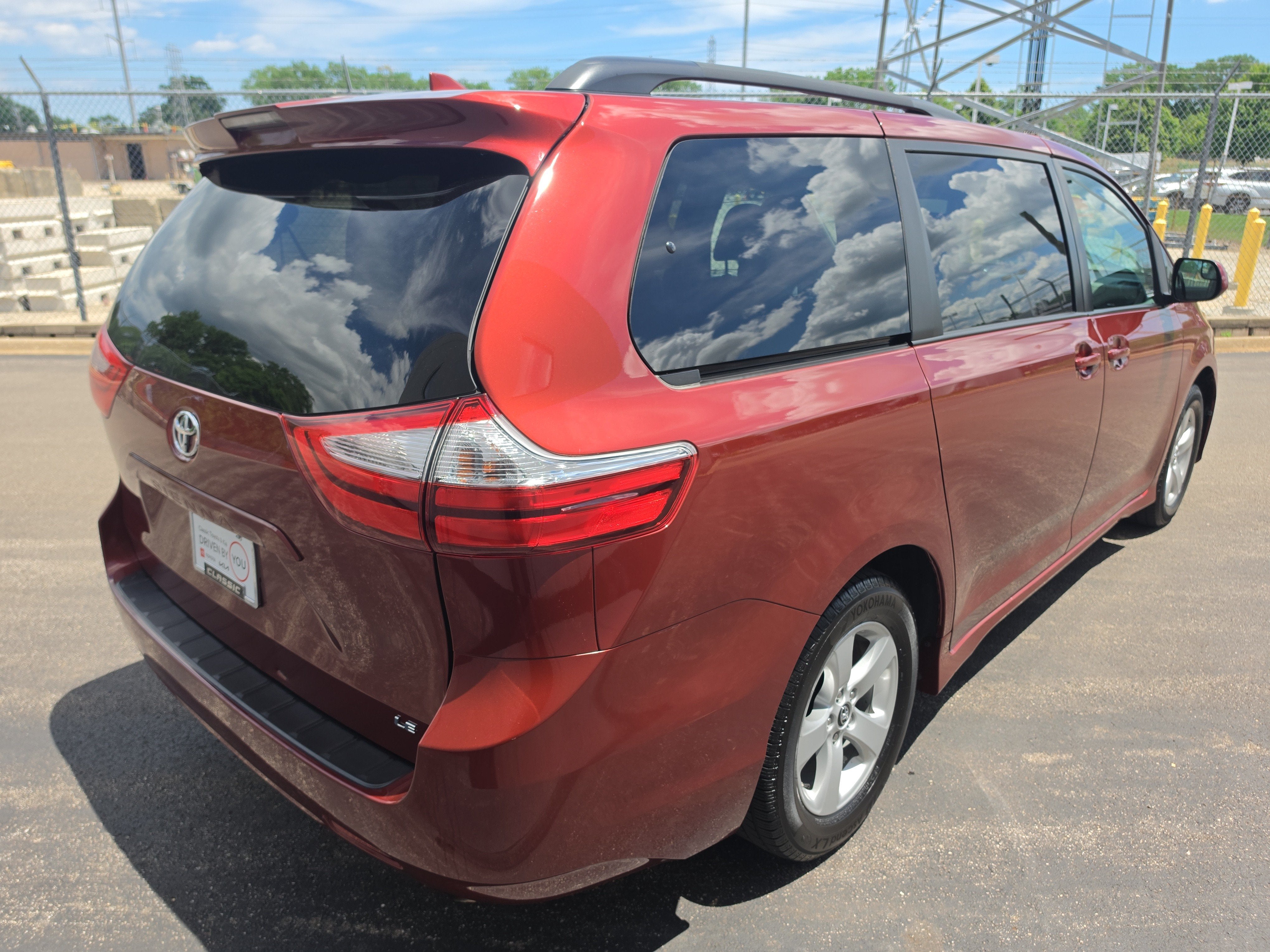 2019 Toyota Sienna LE