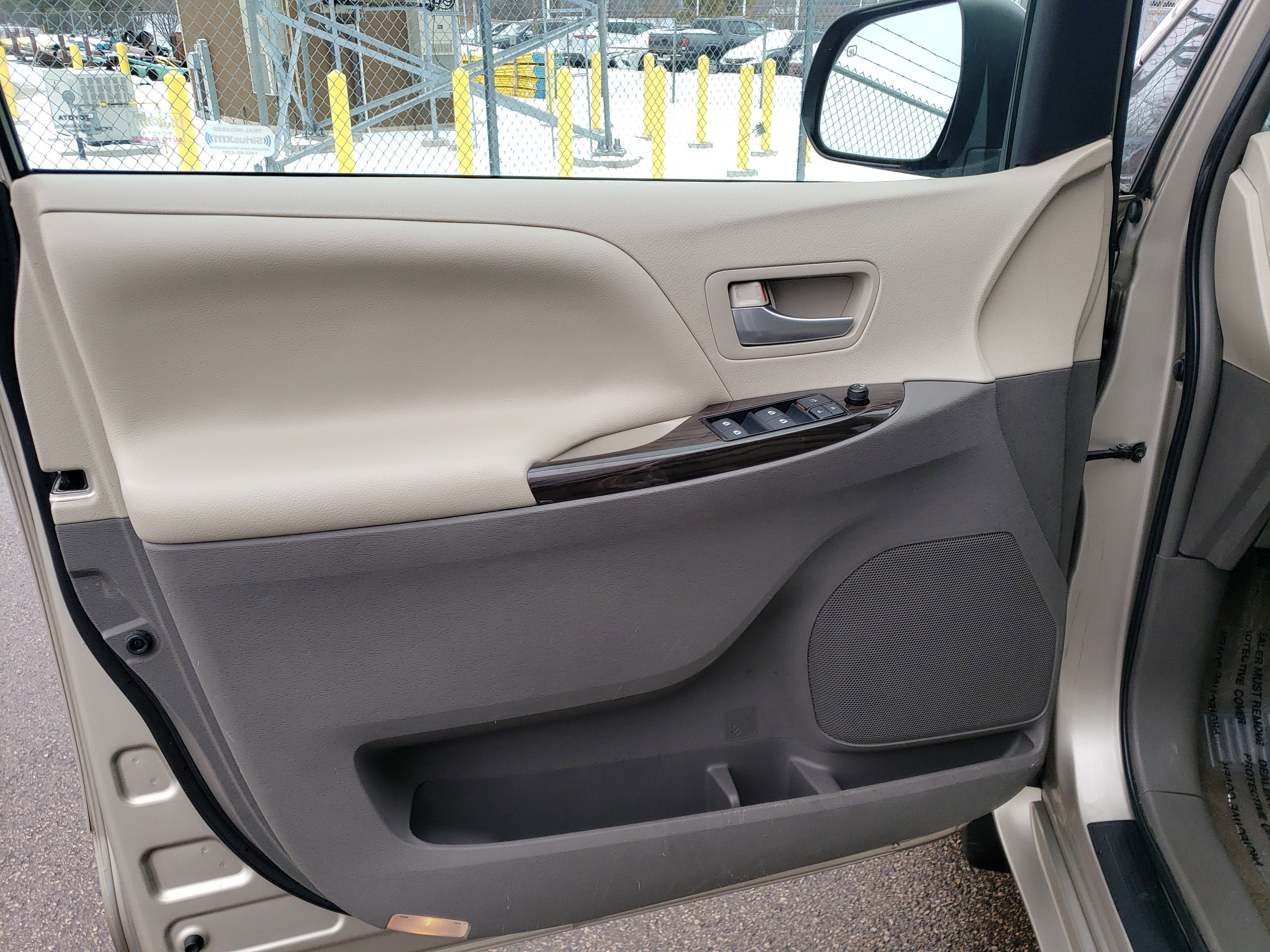 2017 Toyota Sienna XLE