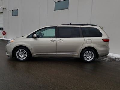 2017 Toyota Sienna XLE