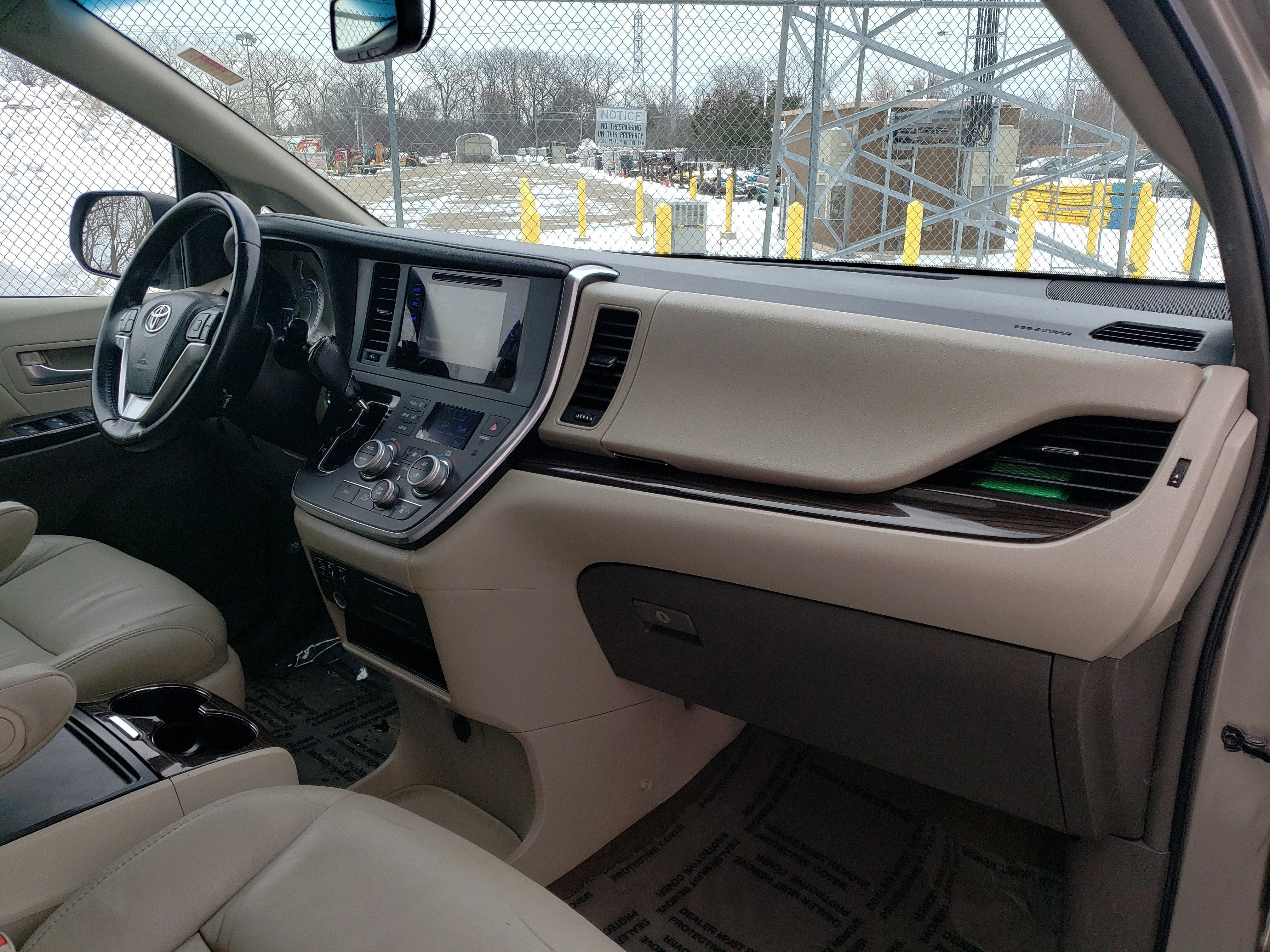 2017 Toyota Sienna XLE