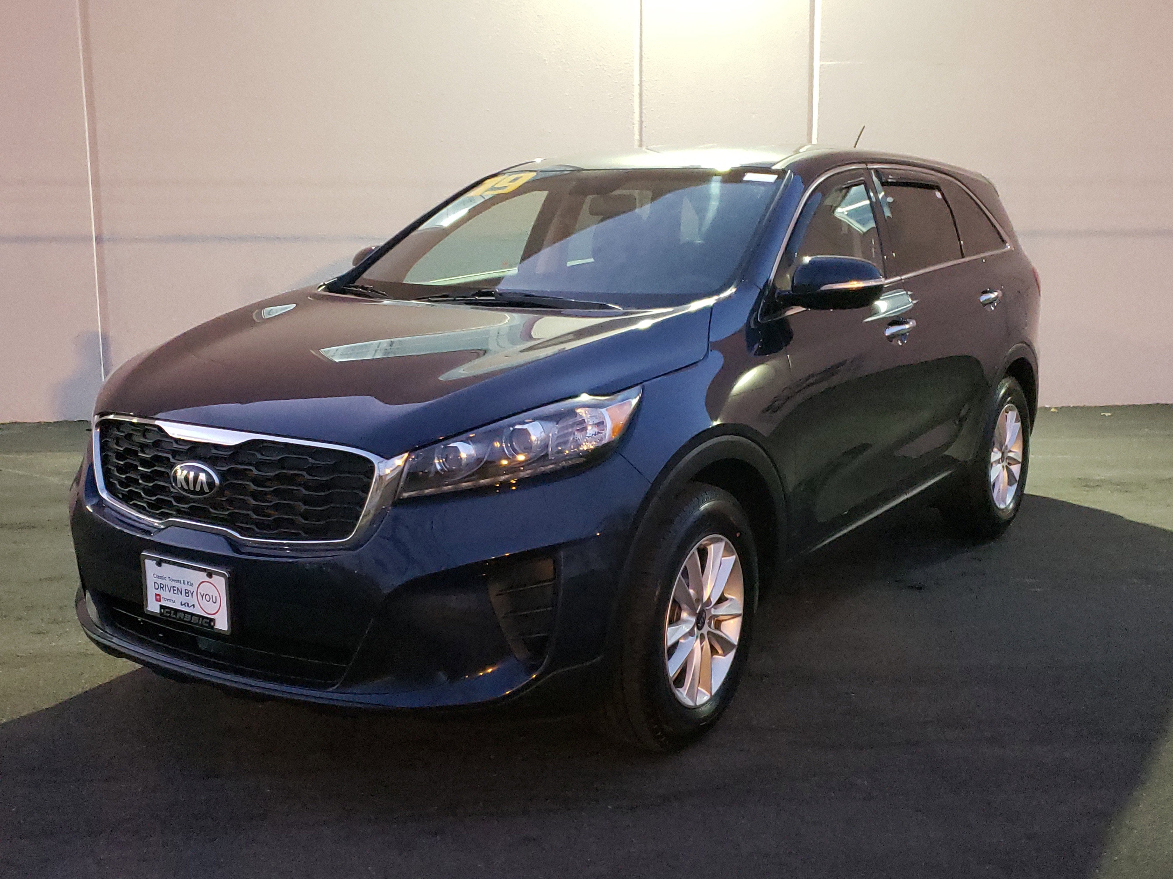 Used 2019 Kia Sorento LX with VIN 5XYPGDA39KG520639 for sale in Waukegan, IL