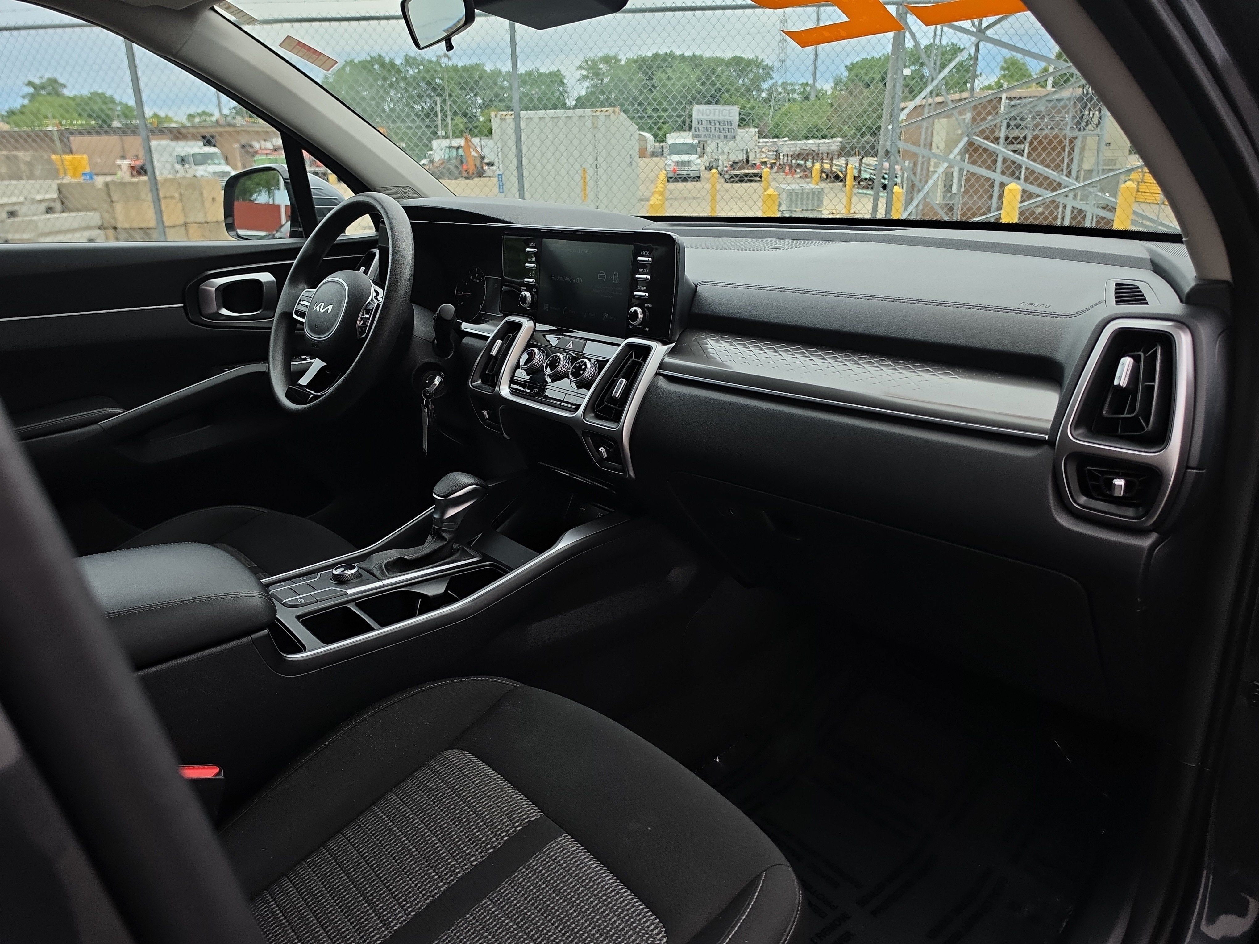 2022 Kia Sorento LX