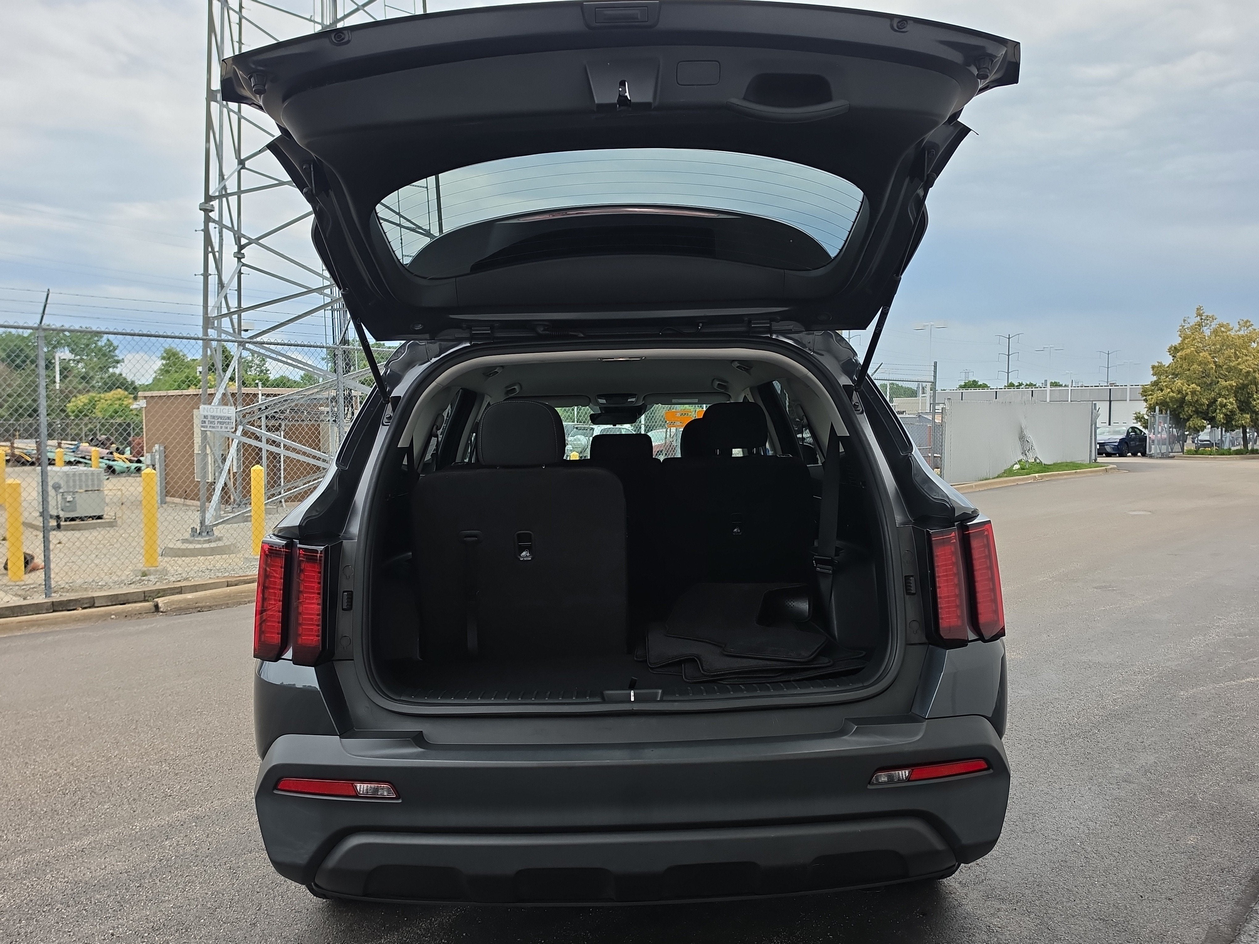 2022 Kia Sorento LX