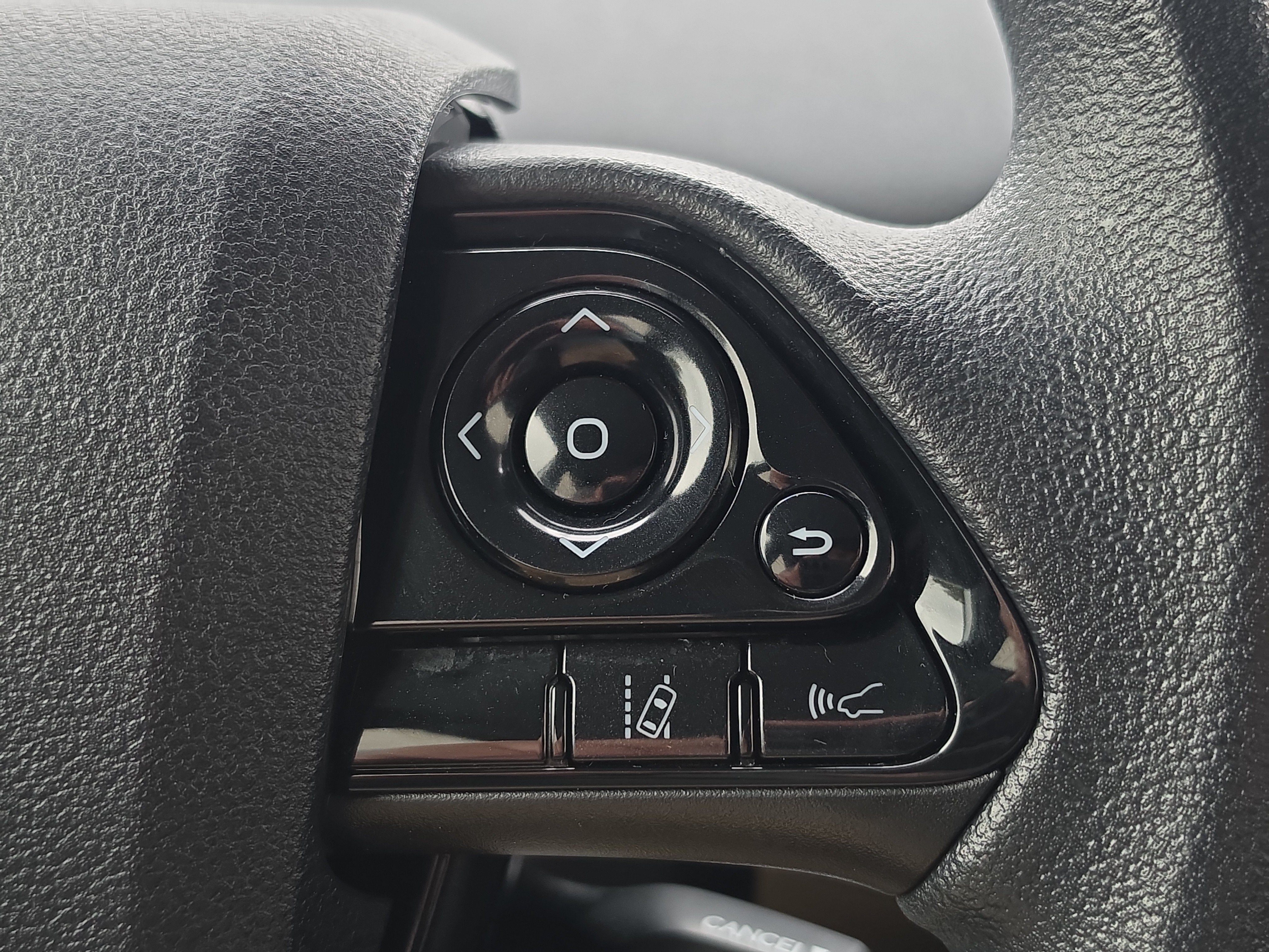 2022 Toyota Prius LE