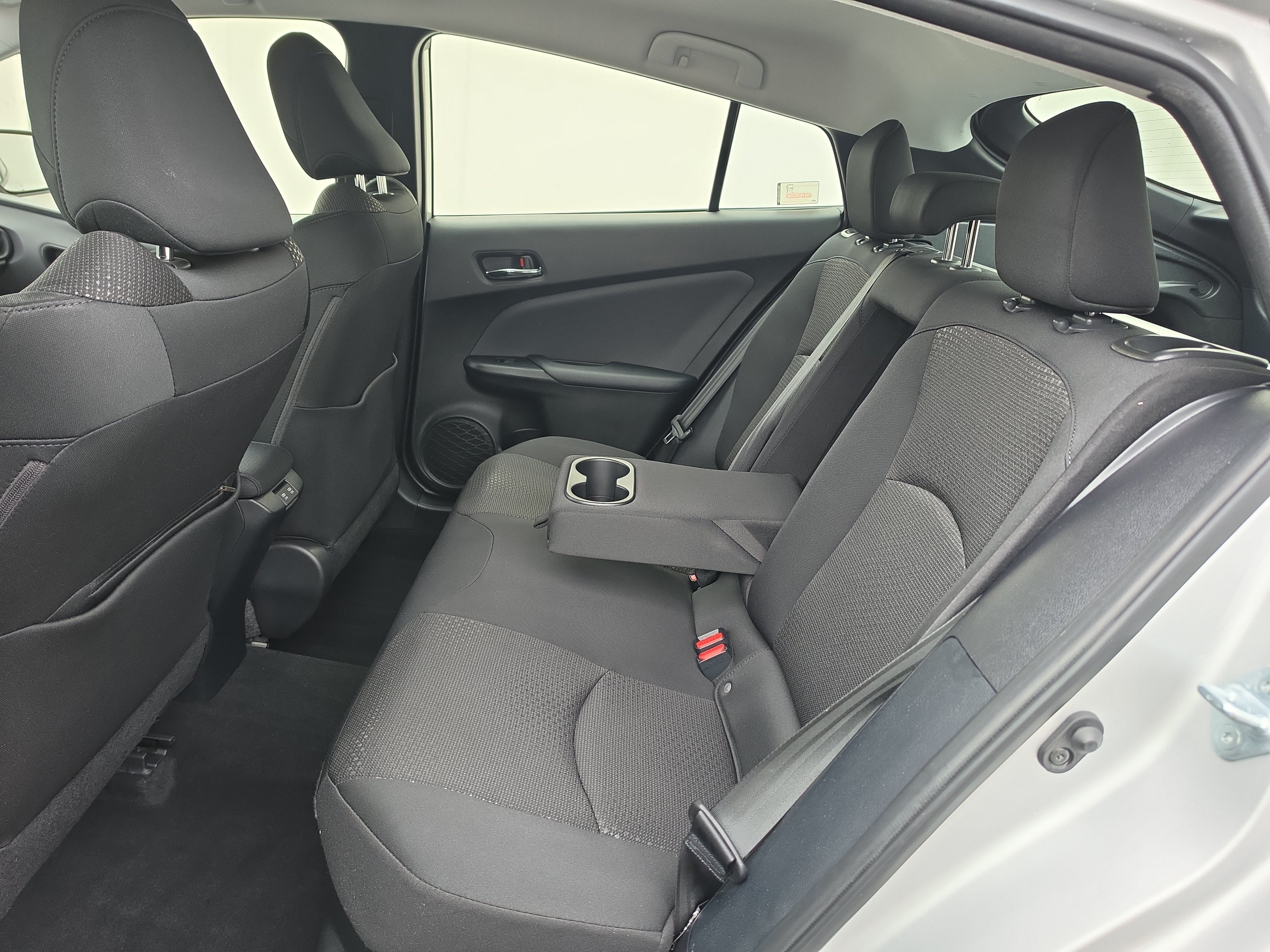 2022 Toyota Prius LE